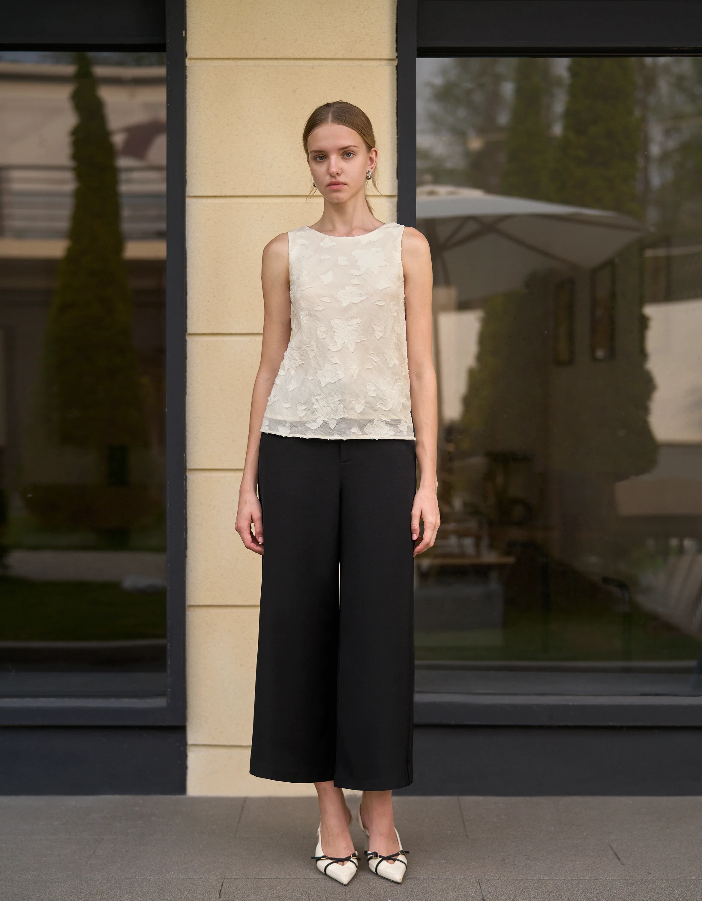 3D Jacquard Textured Sleeveless Top - Image 2