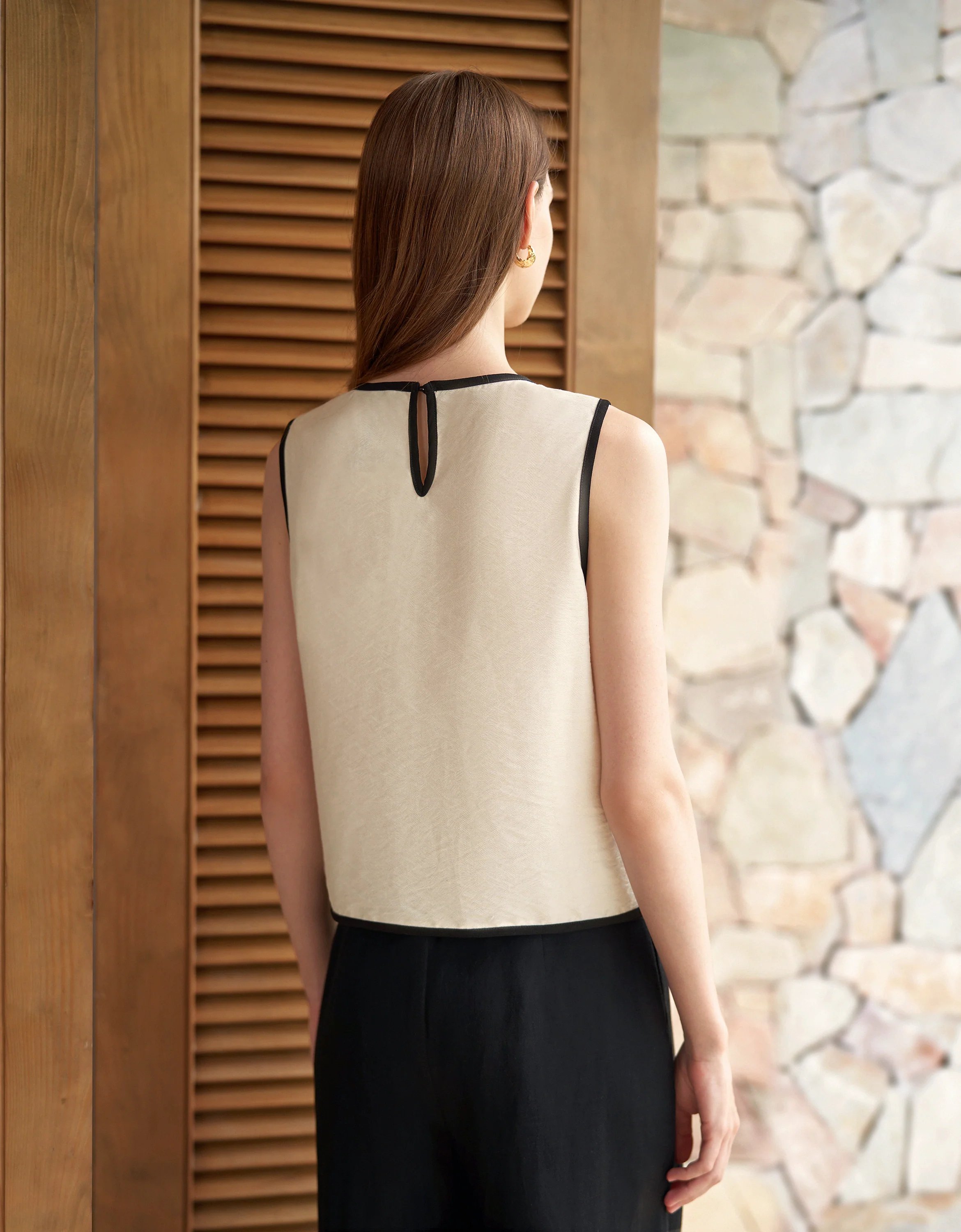 Asymmetric Contrast Trims Sleeveless Top - Image 10