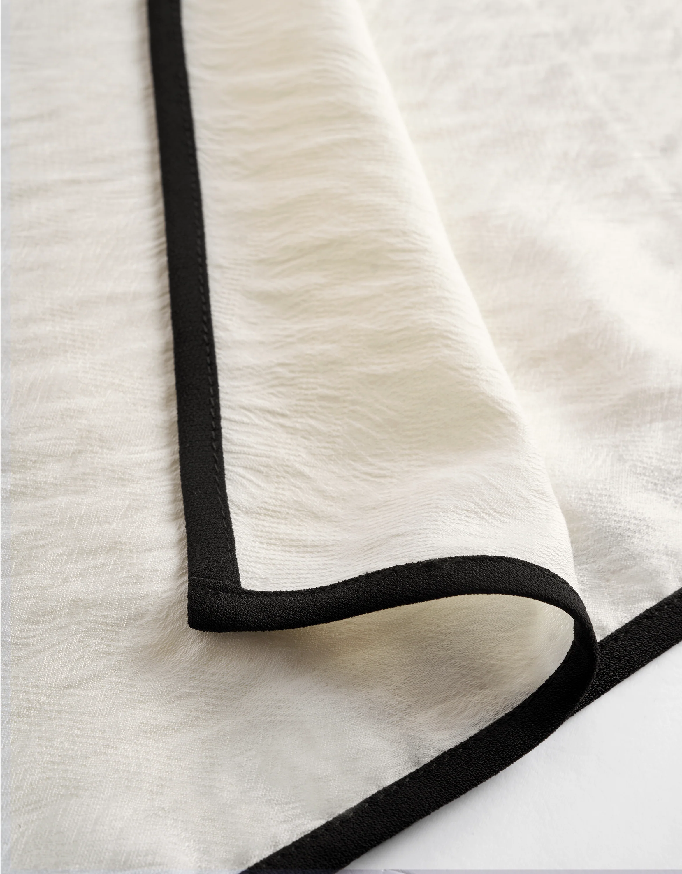Asymmetric Contrast Trims Sleeveless Top - Image 15