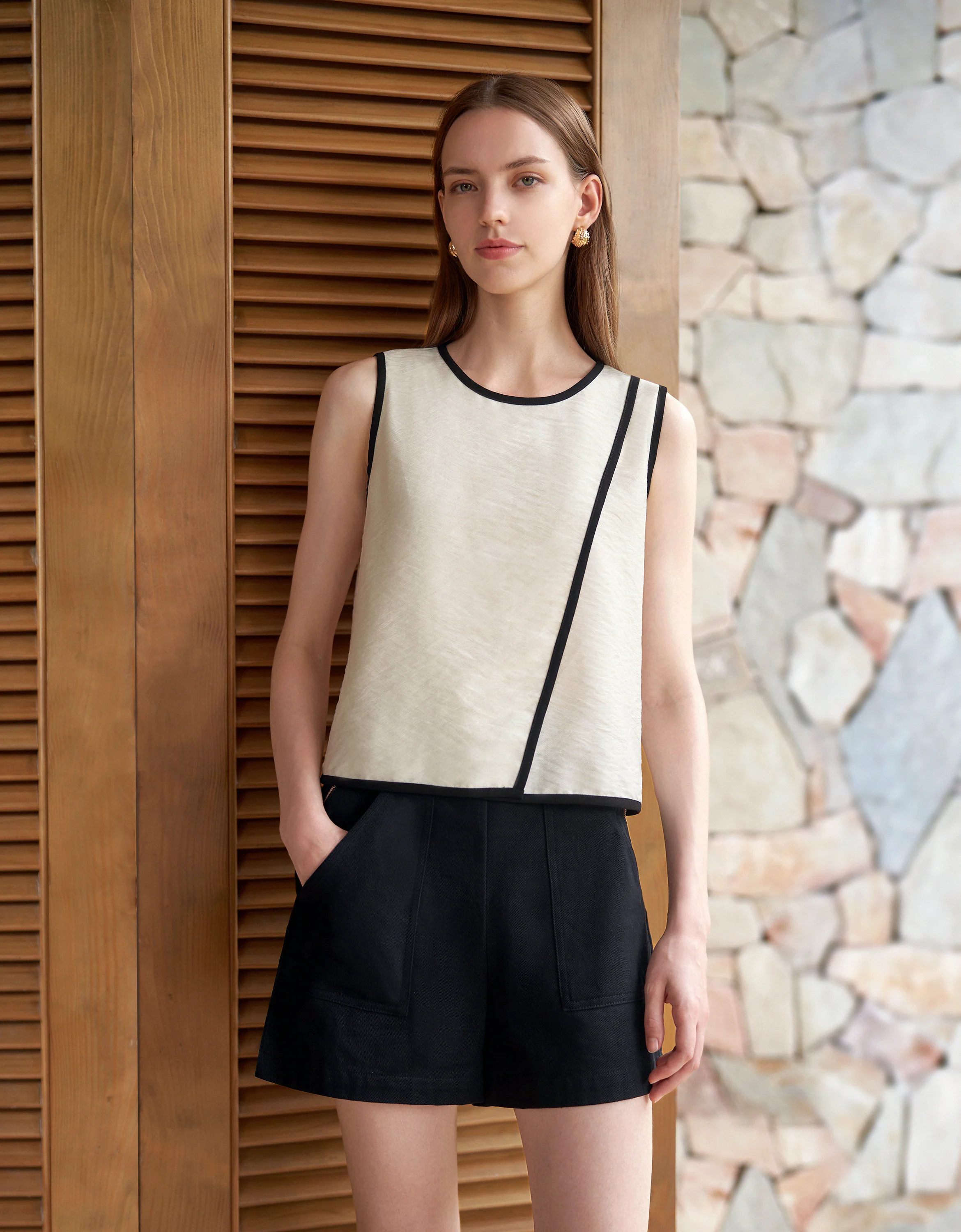 Asymmetric Contrast Trims Sleeveless Top - Image 8