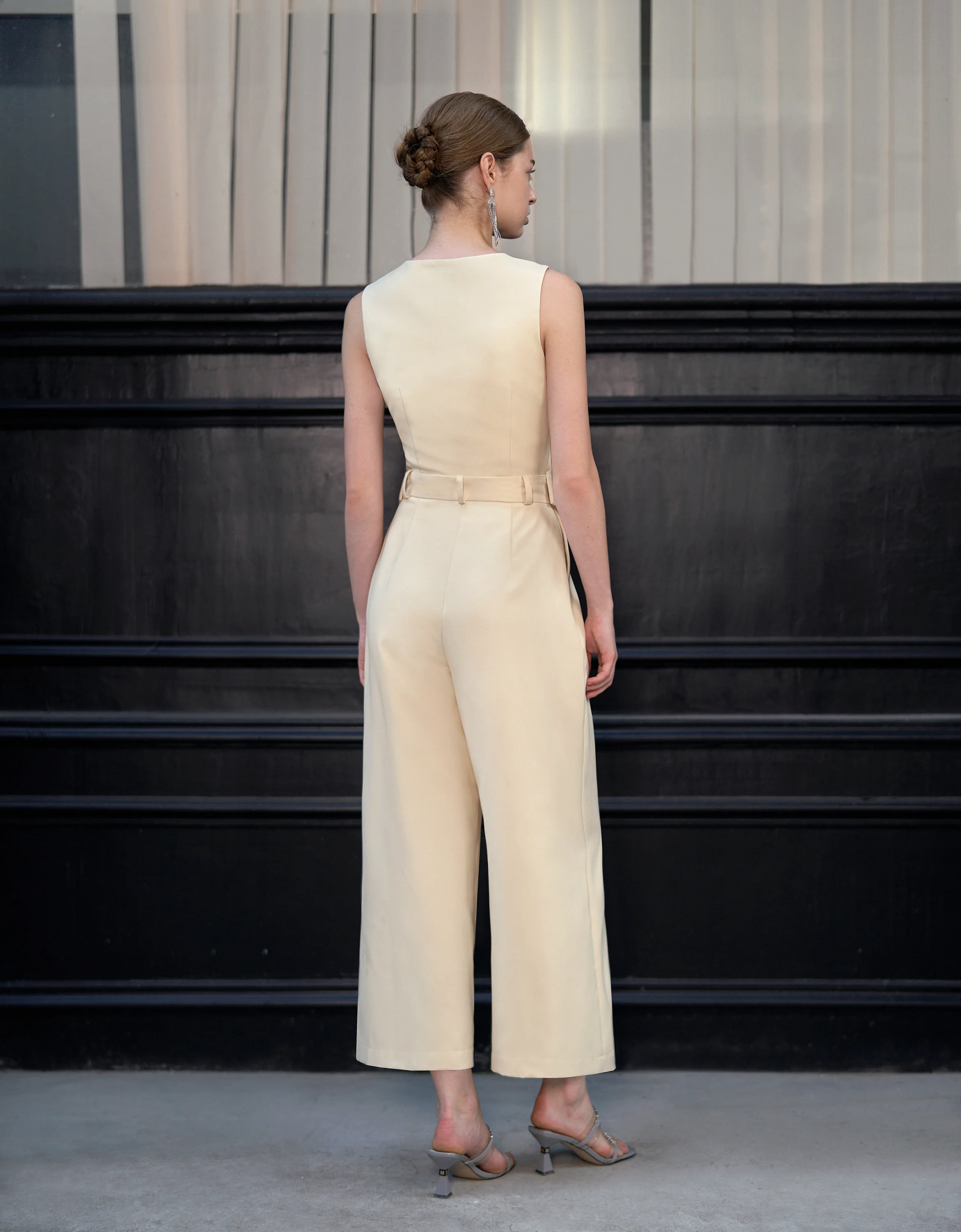 Asymmetric Front Sleeveless Jumpsuit - Image 18