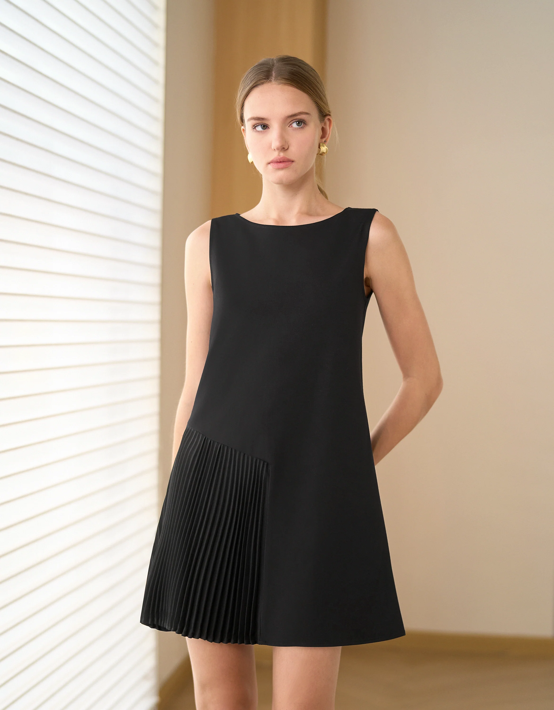 Asymmetric Pleated Panel Round Neck Sleeveless Dress