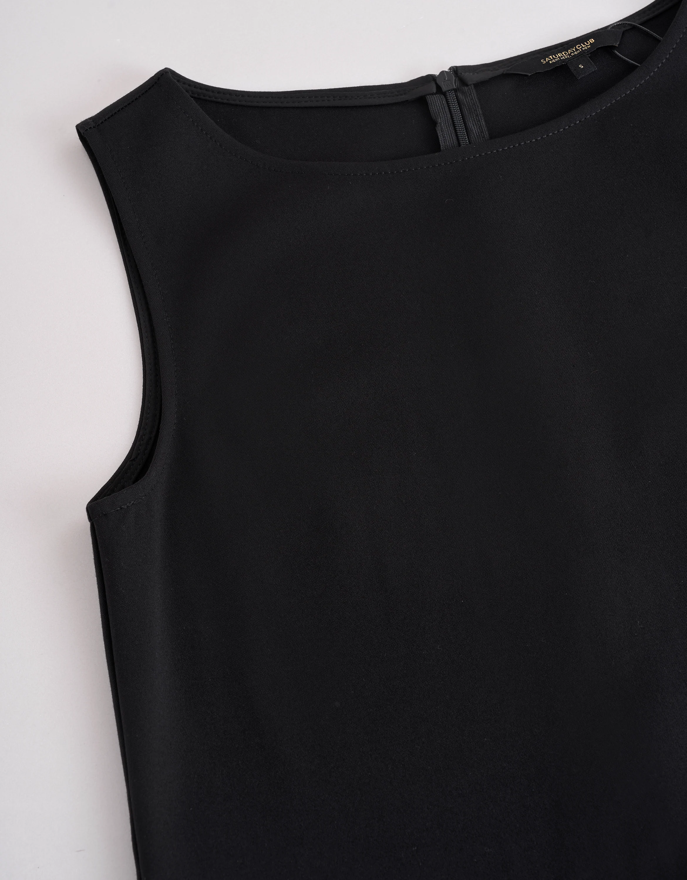 Asymmetric Pleated Panel Round Neck Sleeveless Dress - Image 5