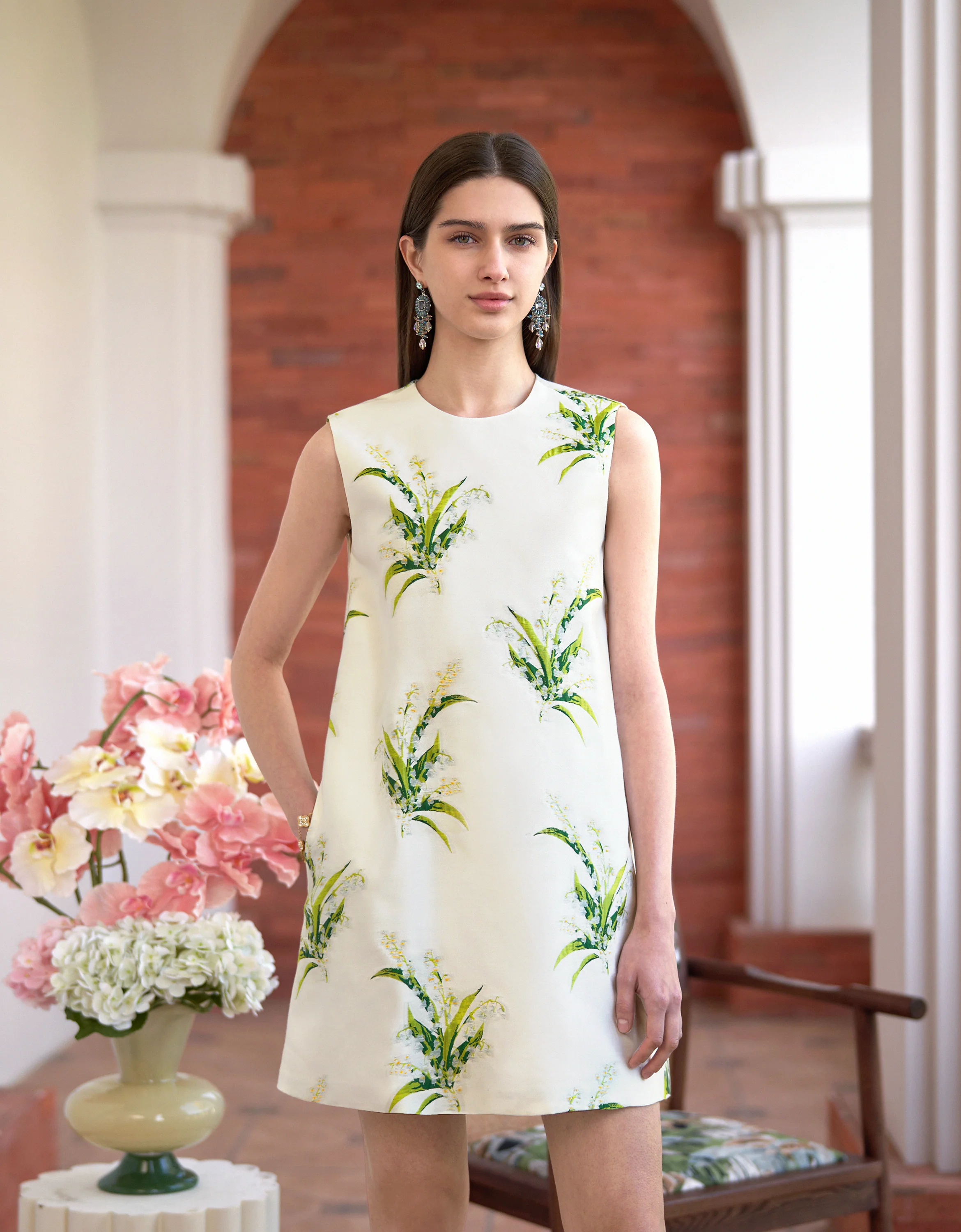 Botanical Print Round Neck Sleeveless Jacquard Dress - Image 3
