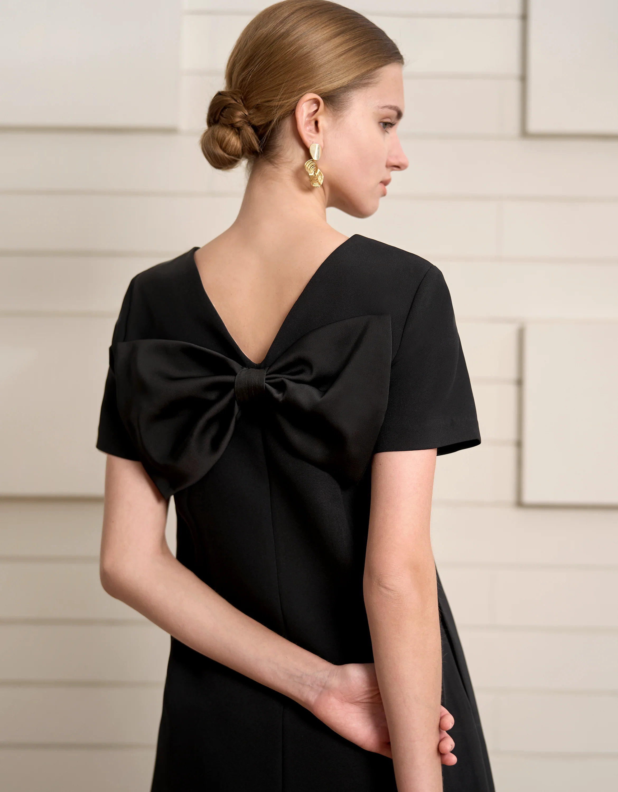 Bow Back Detail Short Sleeve Dress - Image 4