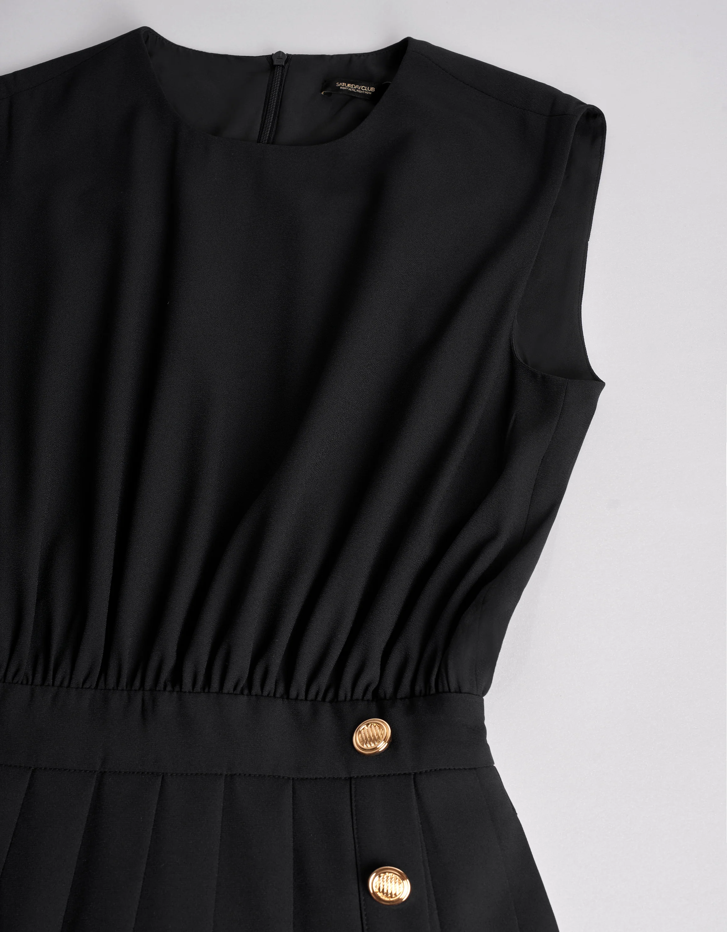 Button Detail Round Neck Pleated Dress - Image 5