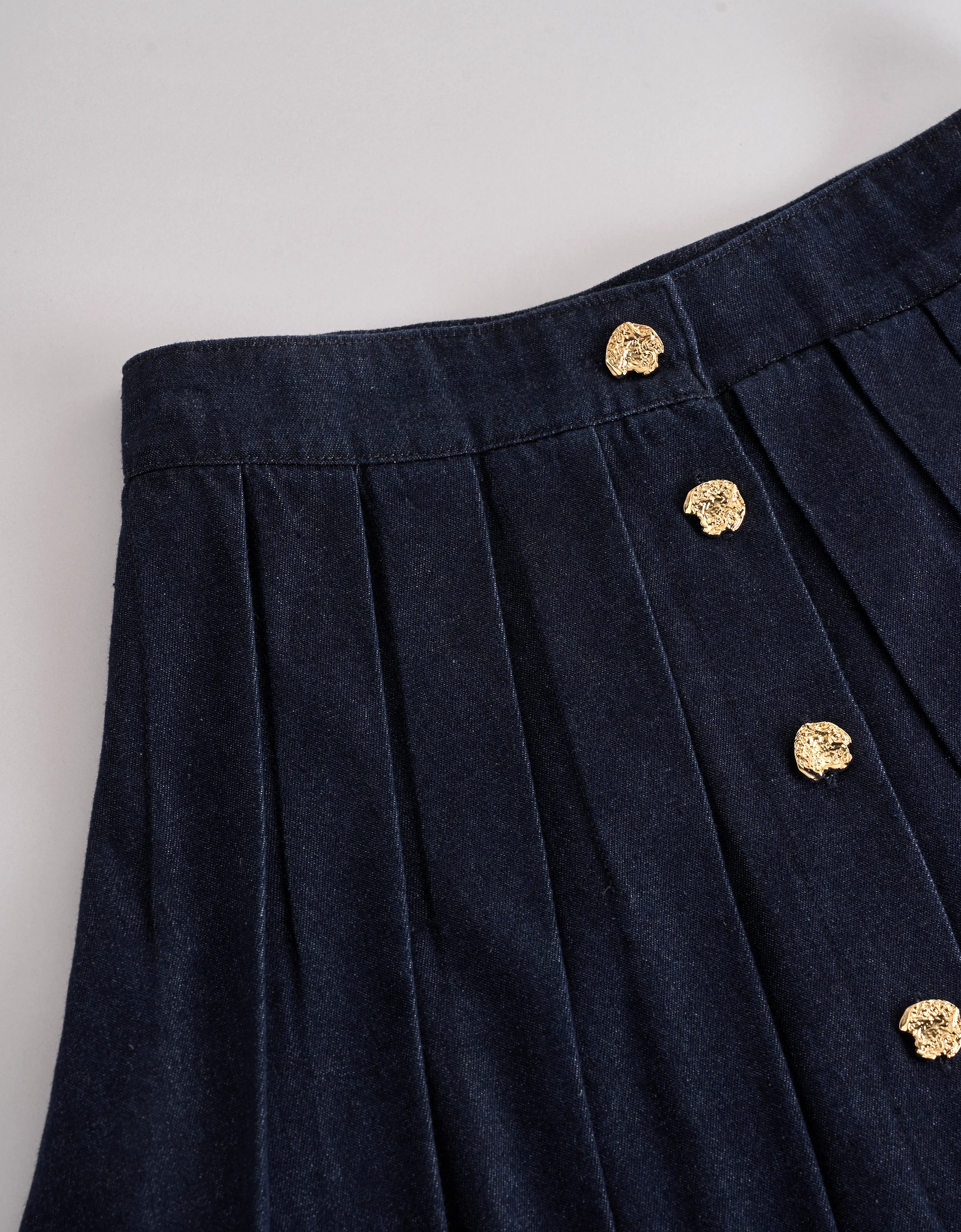 Button Front Pleated Denim Skirt - Image 5