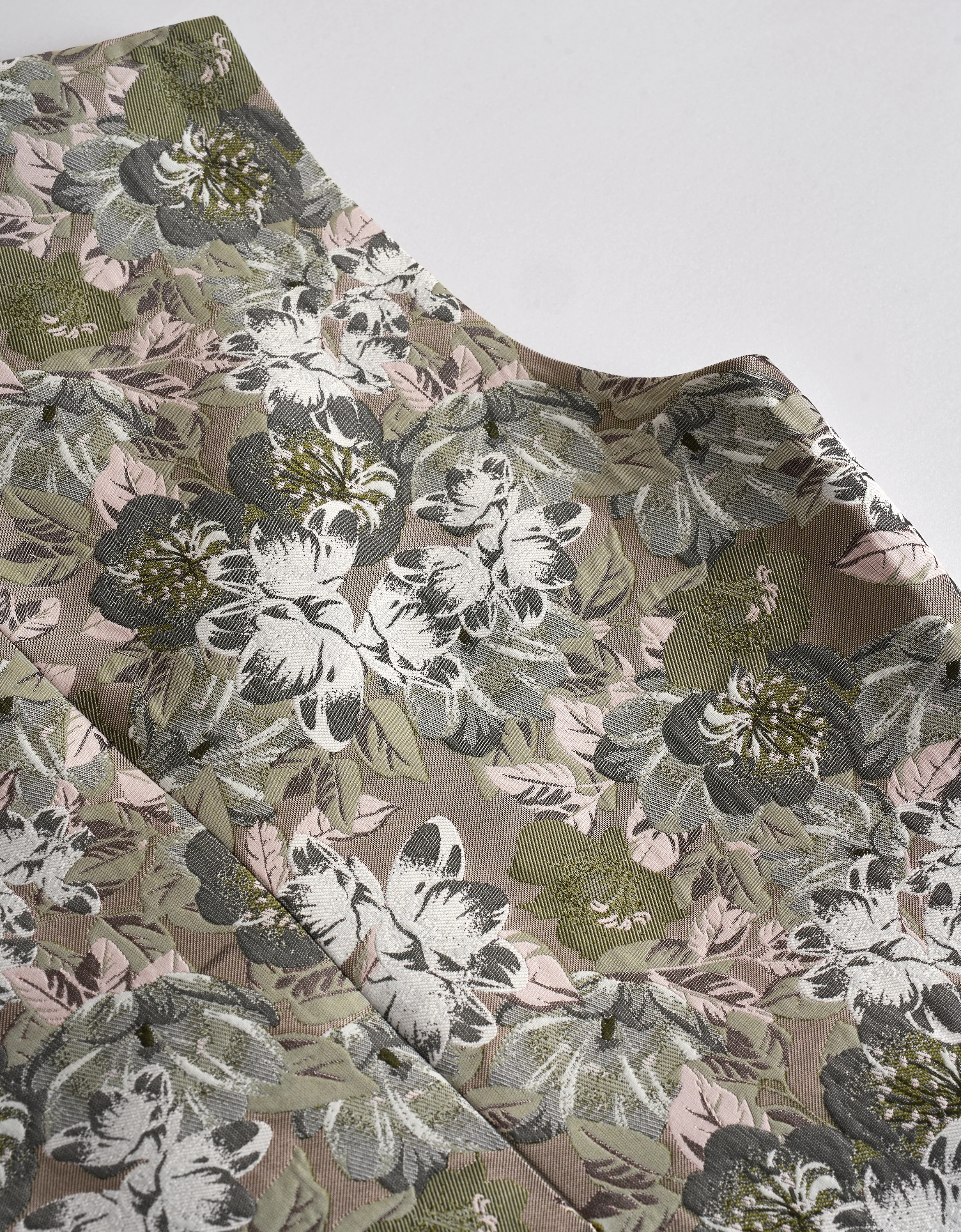 Colorblock Floral Jacquard Round Neck Sleeveless Dress - Image 6