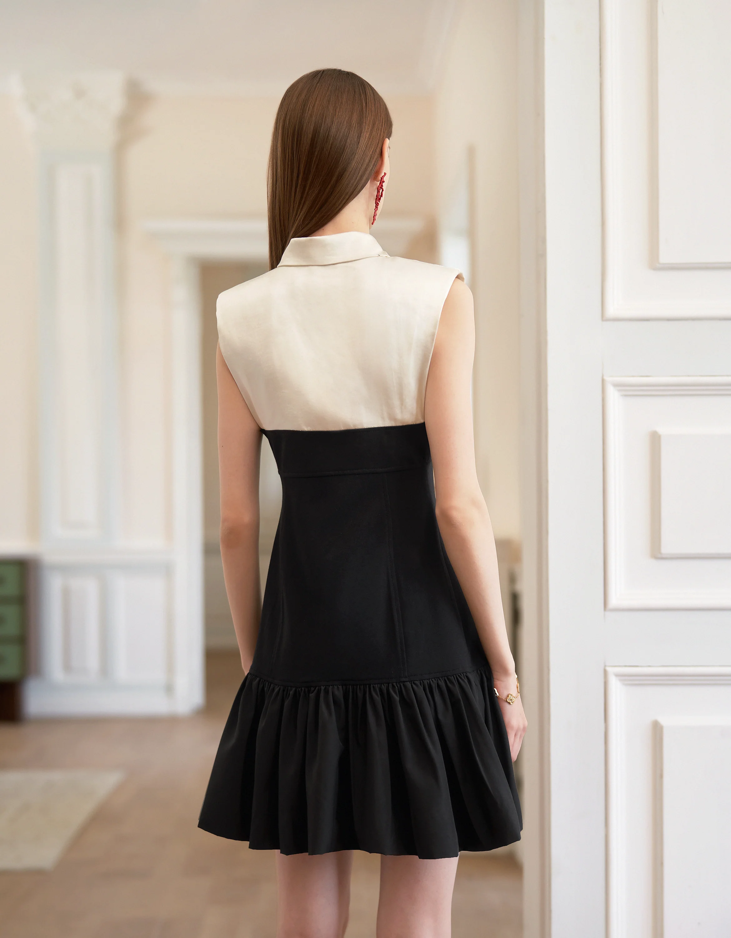 Colorblock Ruffled Hem Collared Sleeveless Dress - Image 3