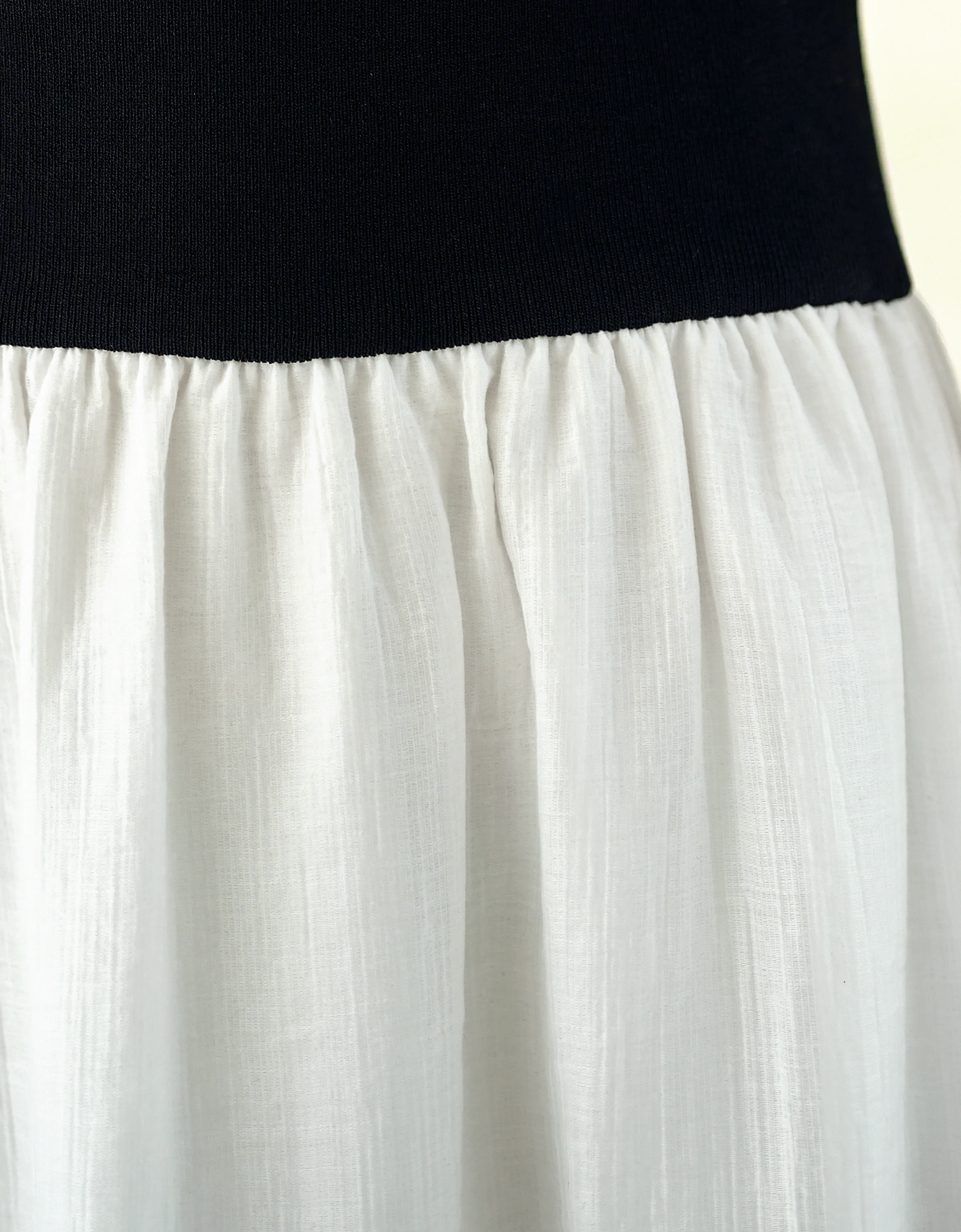 Colorblock Tiered Skirt Midi Dress - Image 4