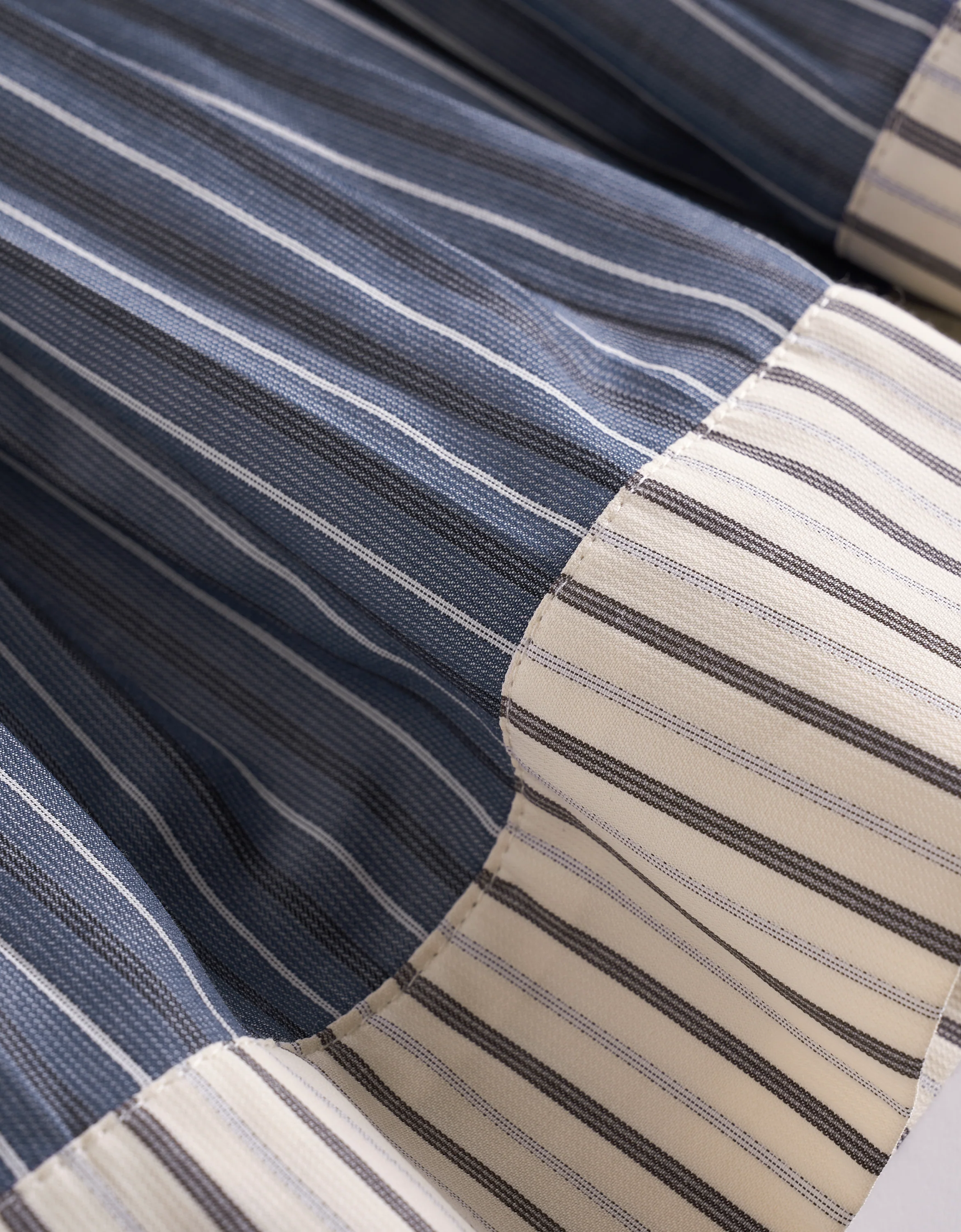 Contrast Trim Ruffled Hem Striped Dress - Image 8