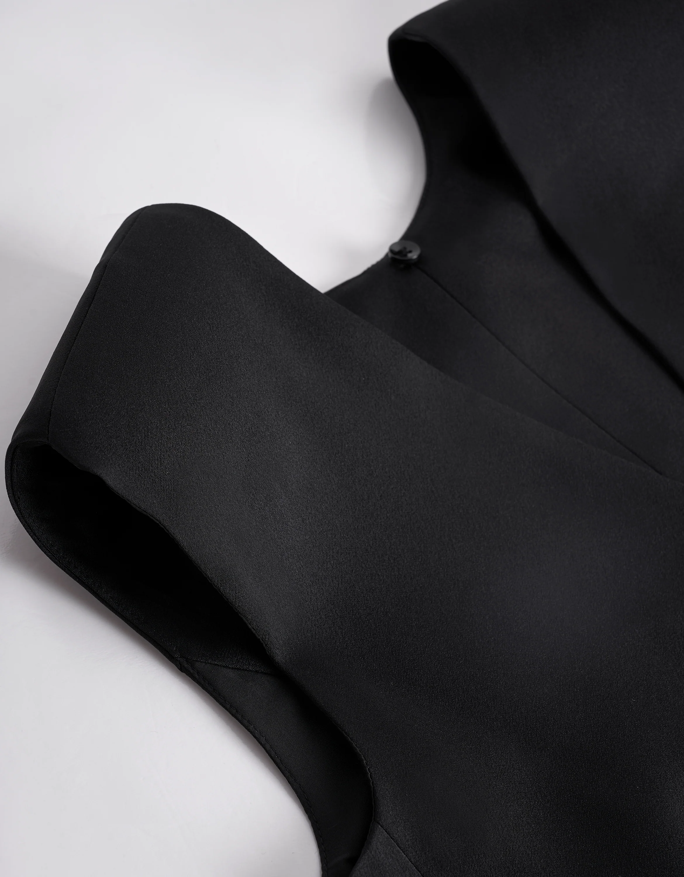 Contrast Bow Tie Sleeveless Cropped Top - Image 14