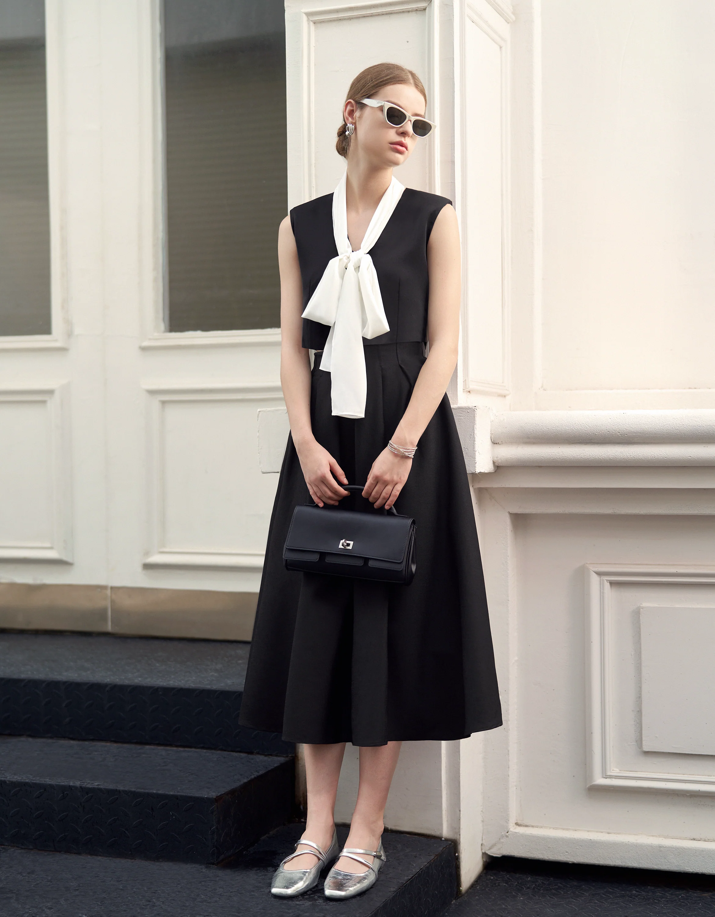Contrast Bow Tie Sleeveless Cropped Top - Image 6
