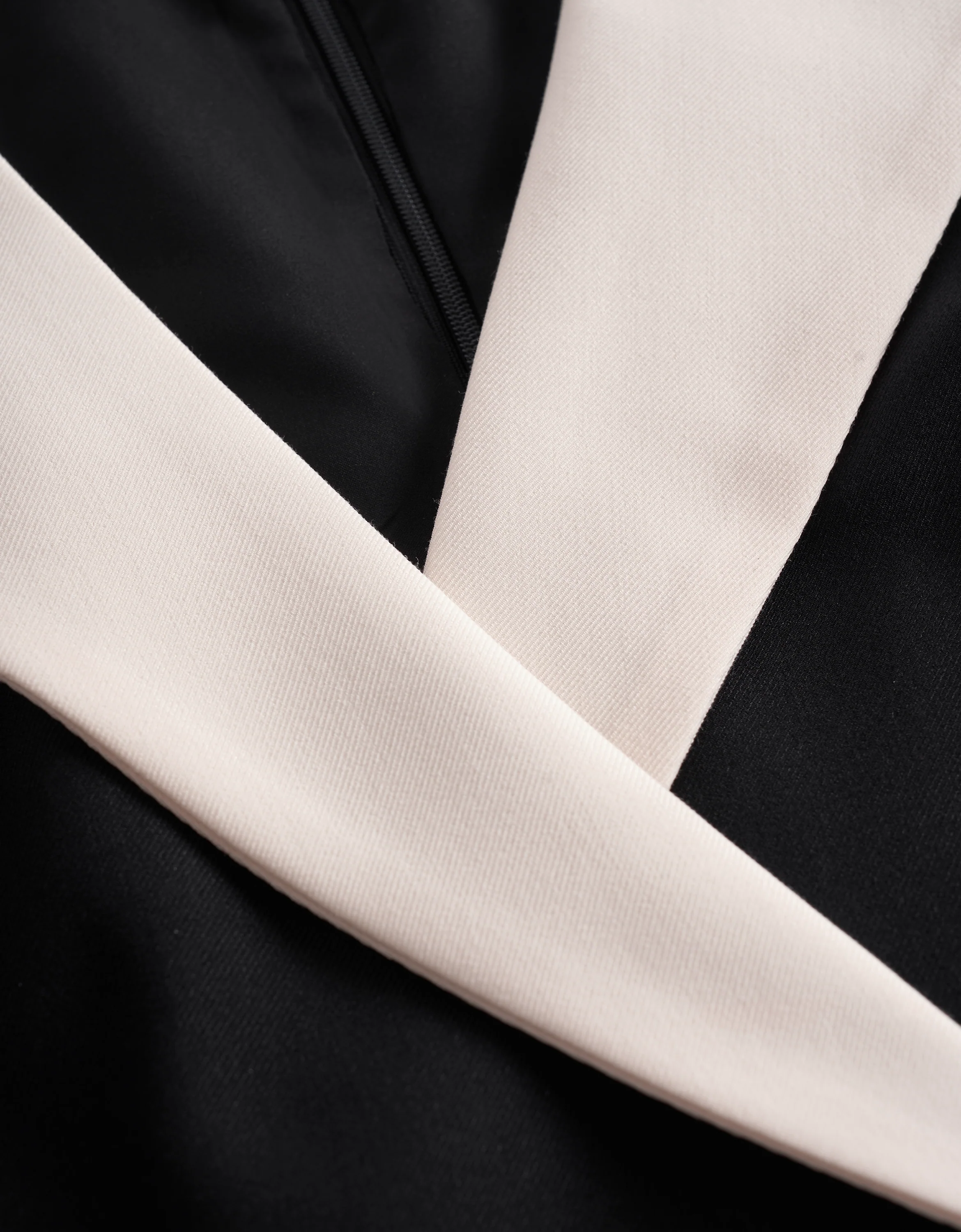 Contrast Collar Sleeveless Jumpsuit - Image 7