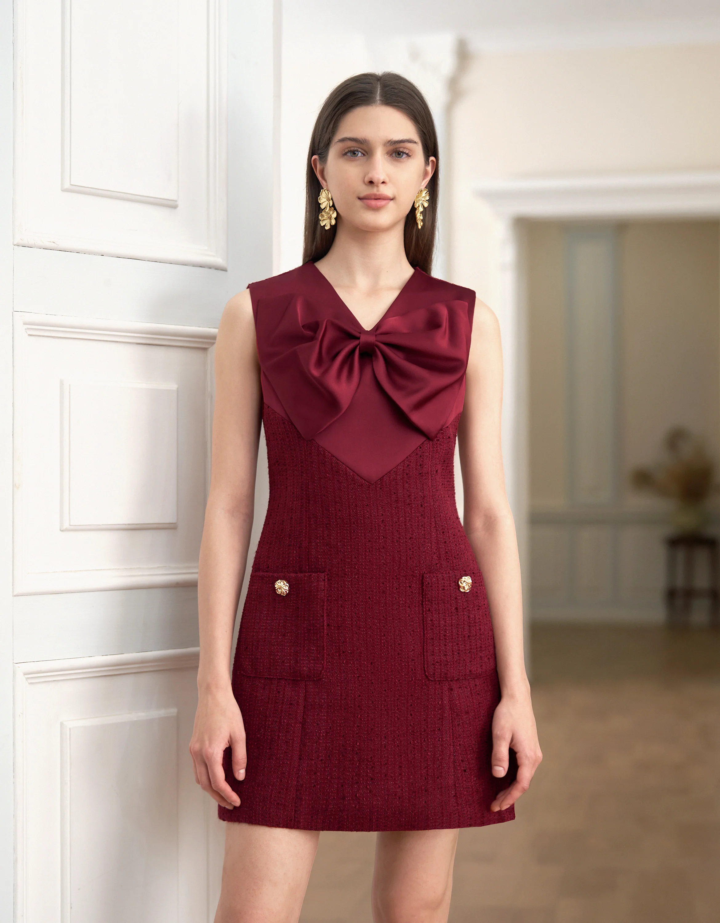 Contrast Fabric Bow Front V-neck Sleeveless Dress - Image 3