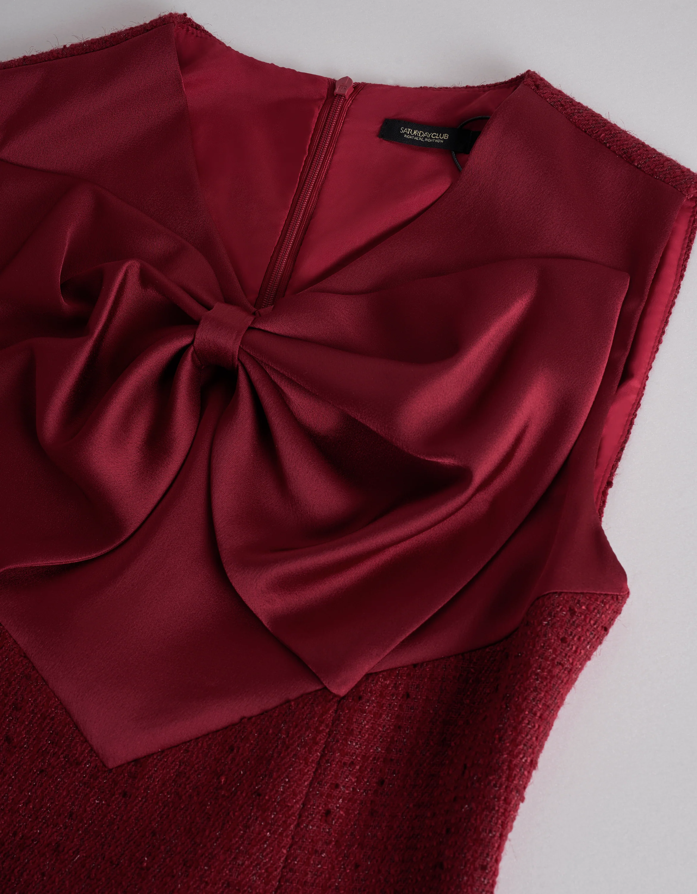 Contrast Fabric Bow Front V-neck Sleeveless Dress - Image 7