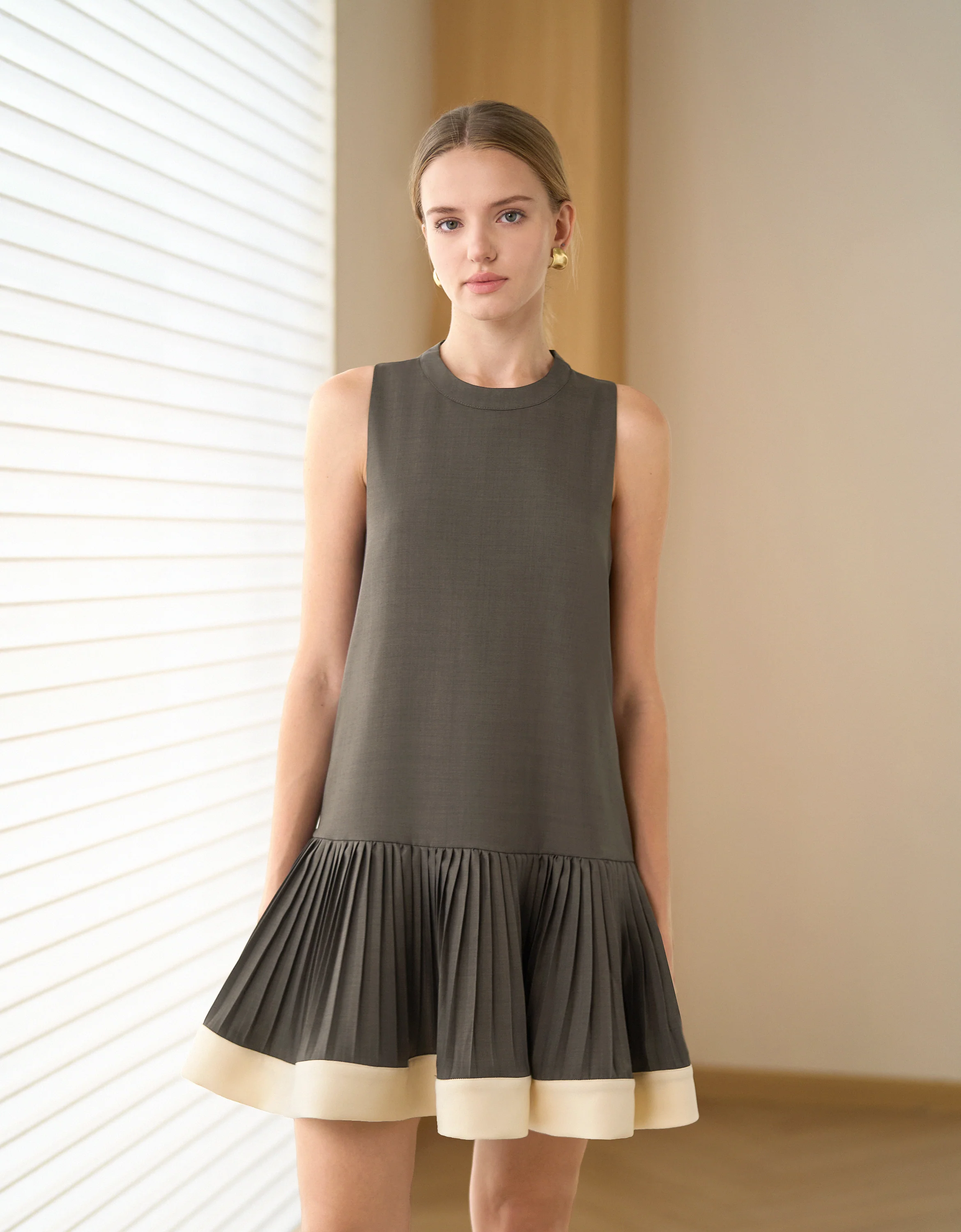 Contrast Hem Pleated Drop Waist Dress - Image 25