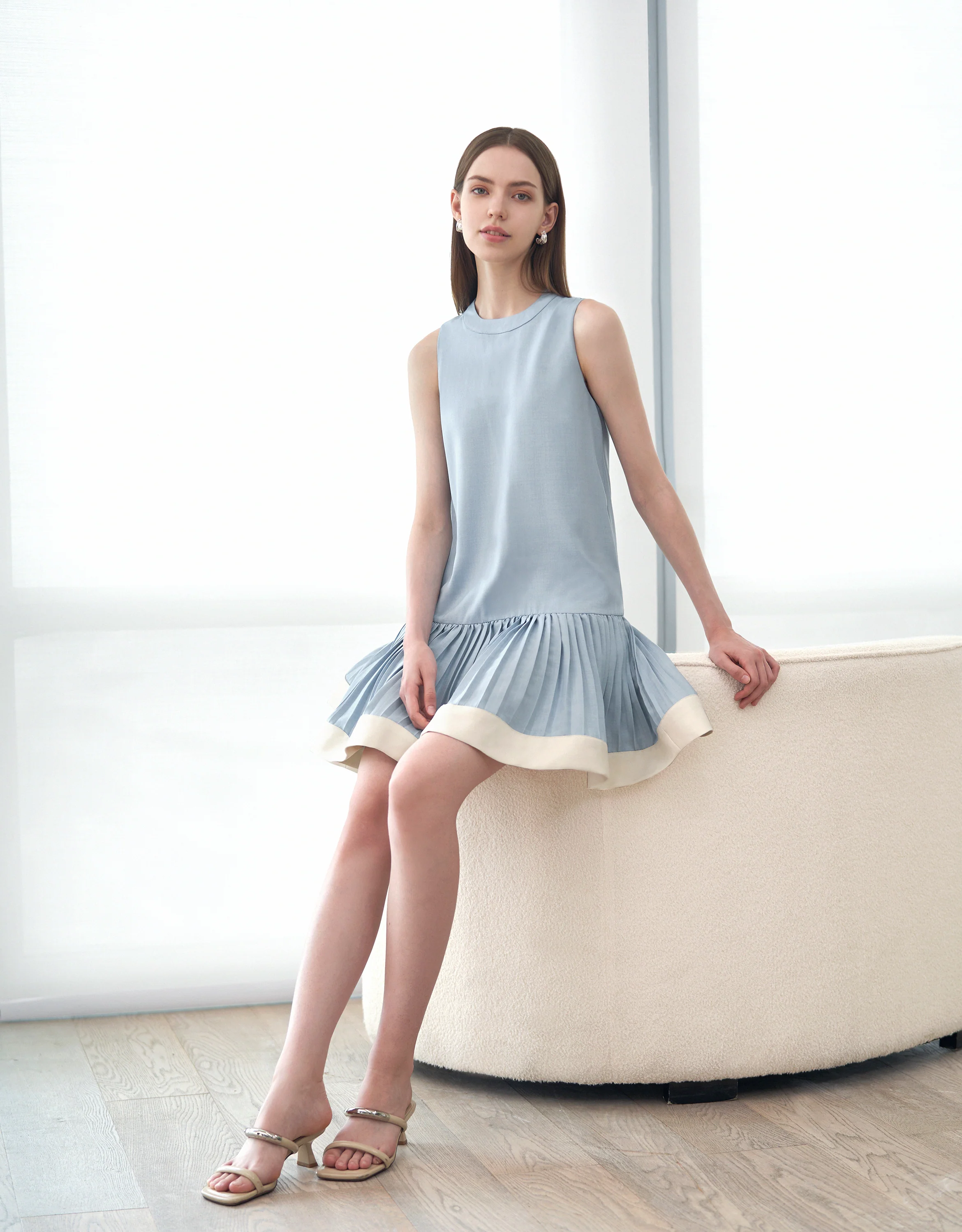 Contrast Hem Pleated Drop Waist Dress - Image 3