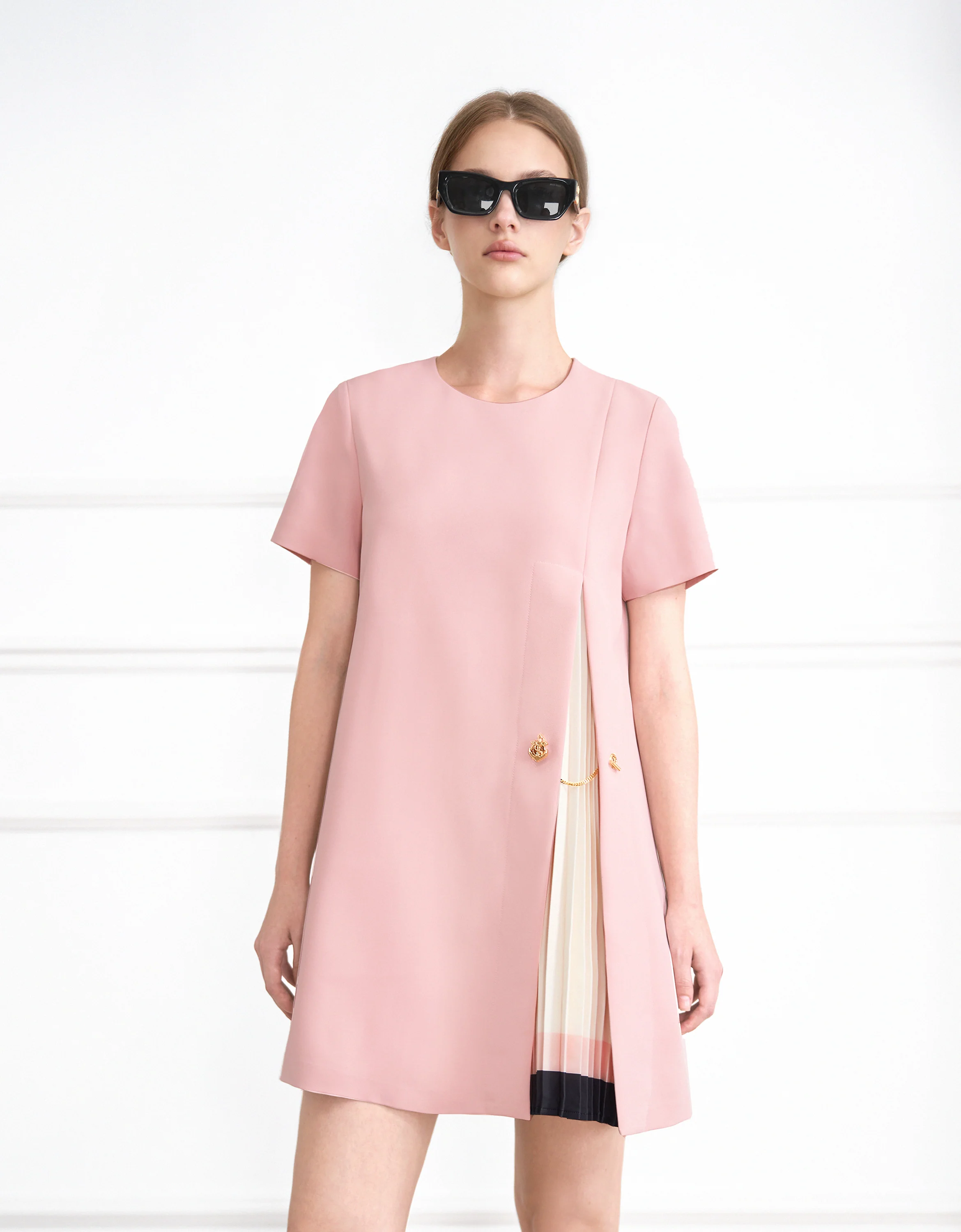 Contrast Pleated Panel Short Sleeve Dress - Image 15