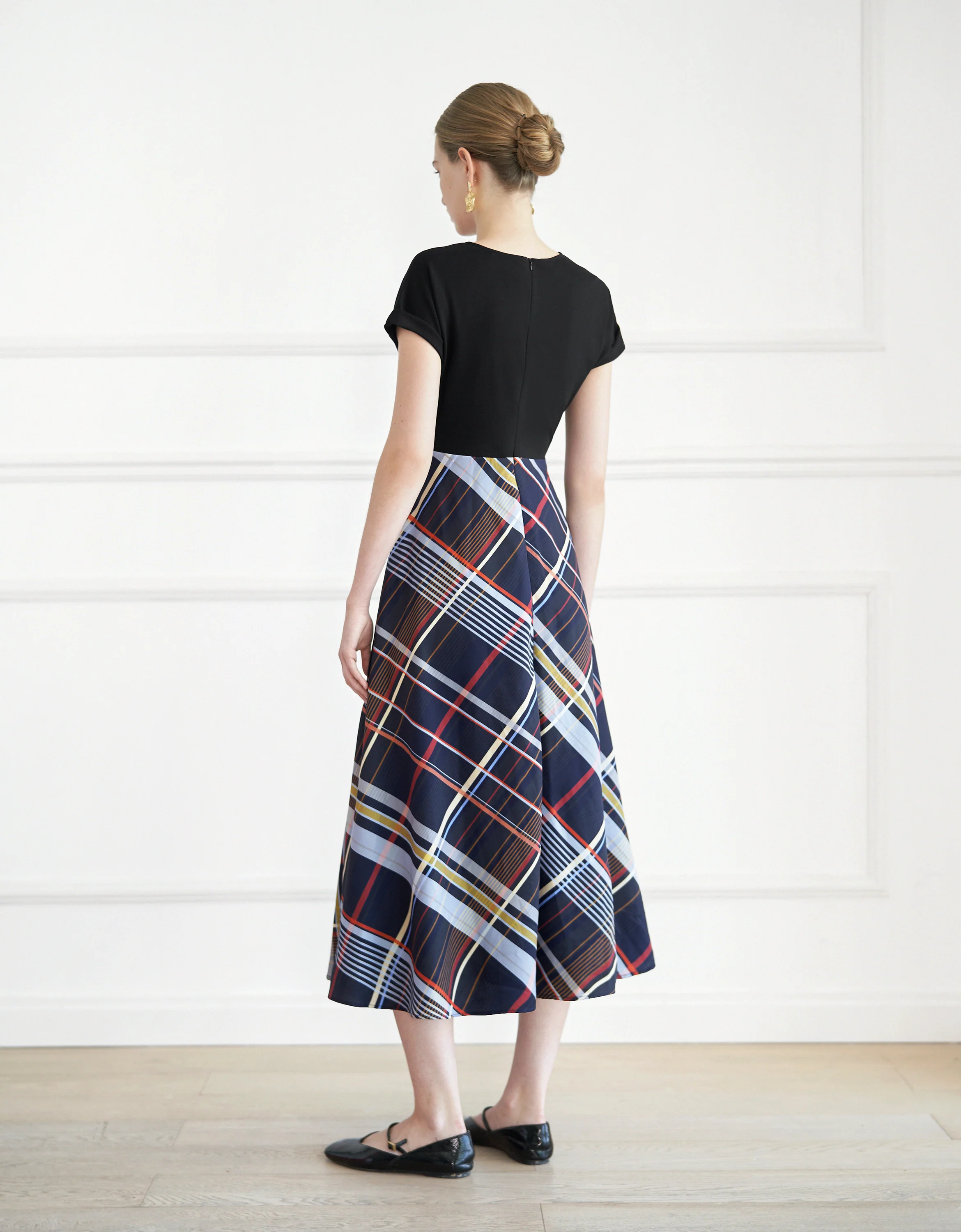 Contrast Printed Skirt Short Sleeve Midi Dress - Image 3