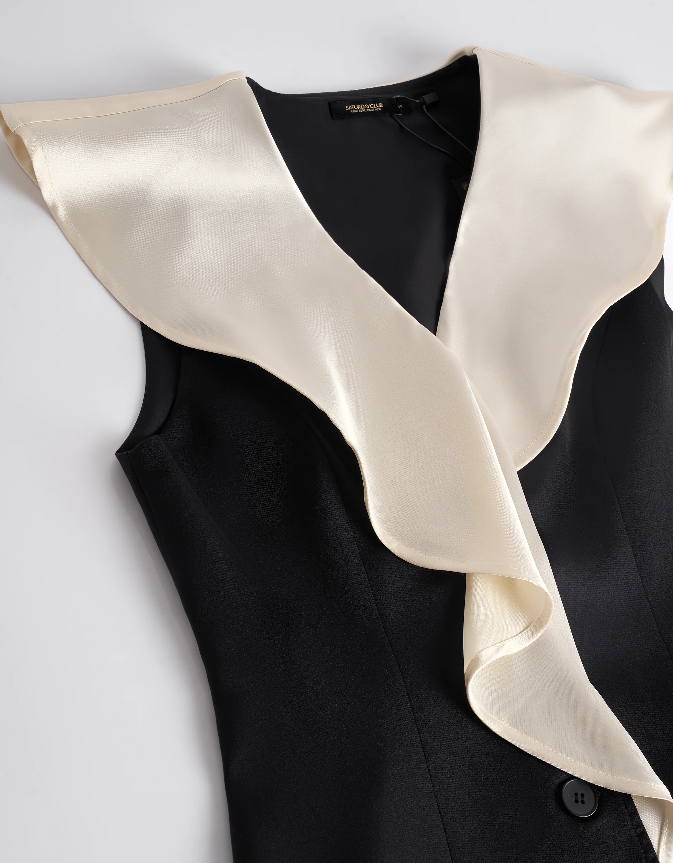 Contrast Ruffled V-neck Sleeveless Top - Image 7