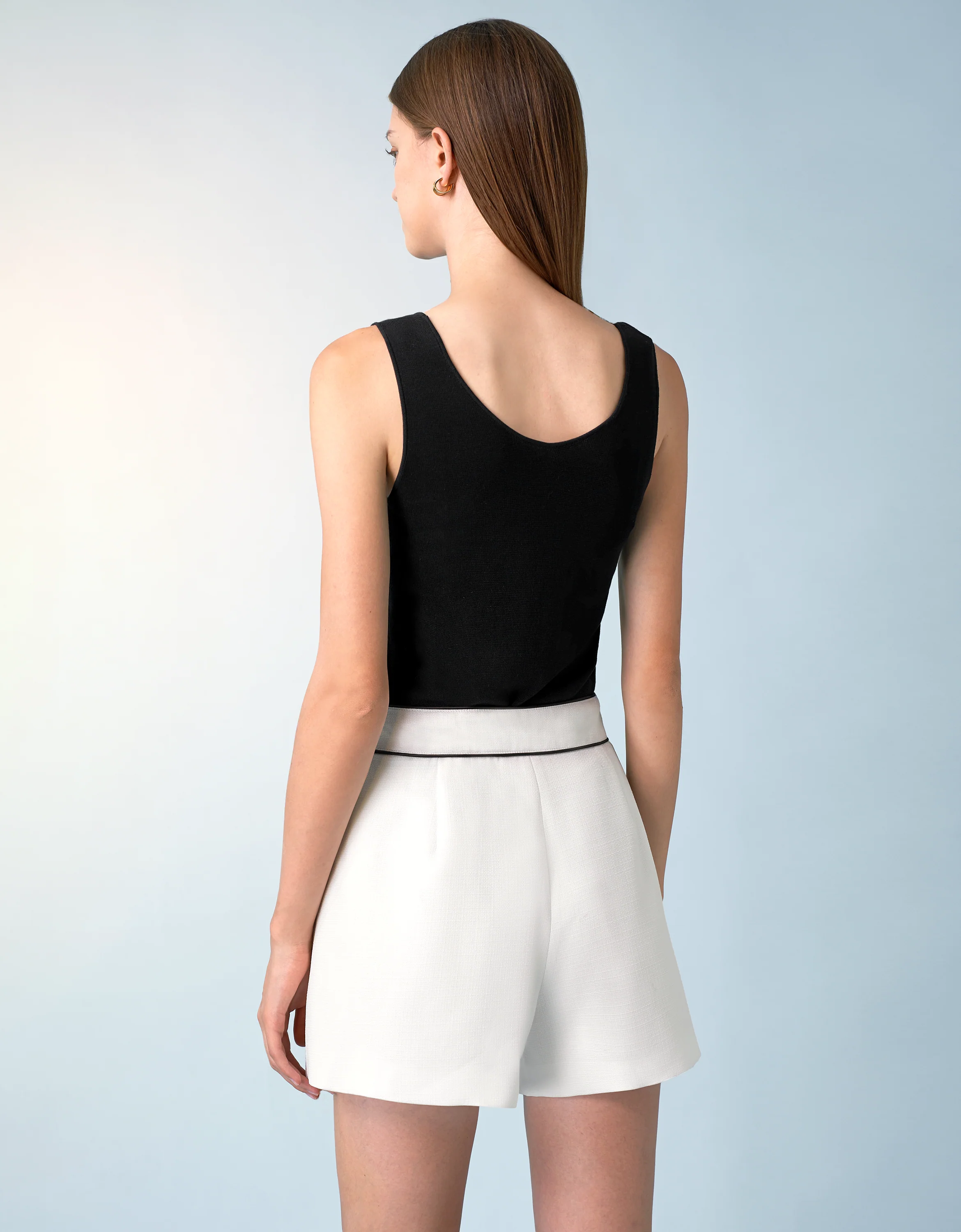 Contrast Trim Shorts - Image 10