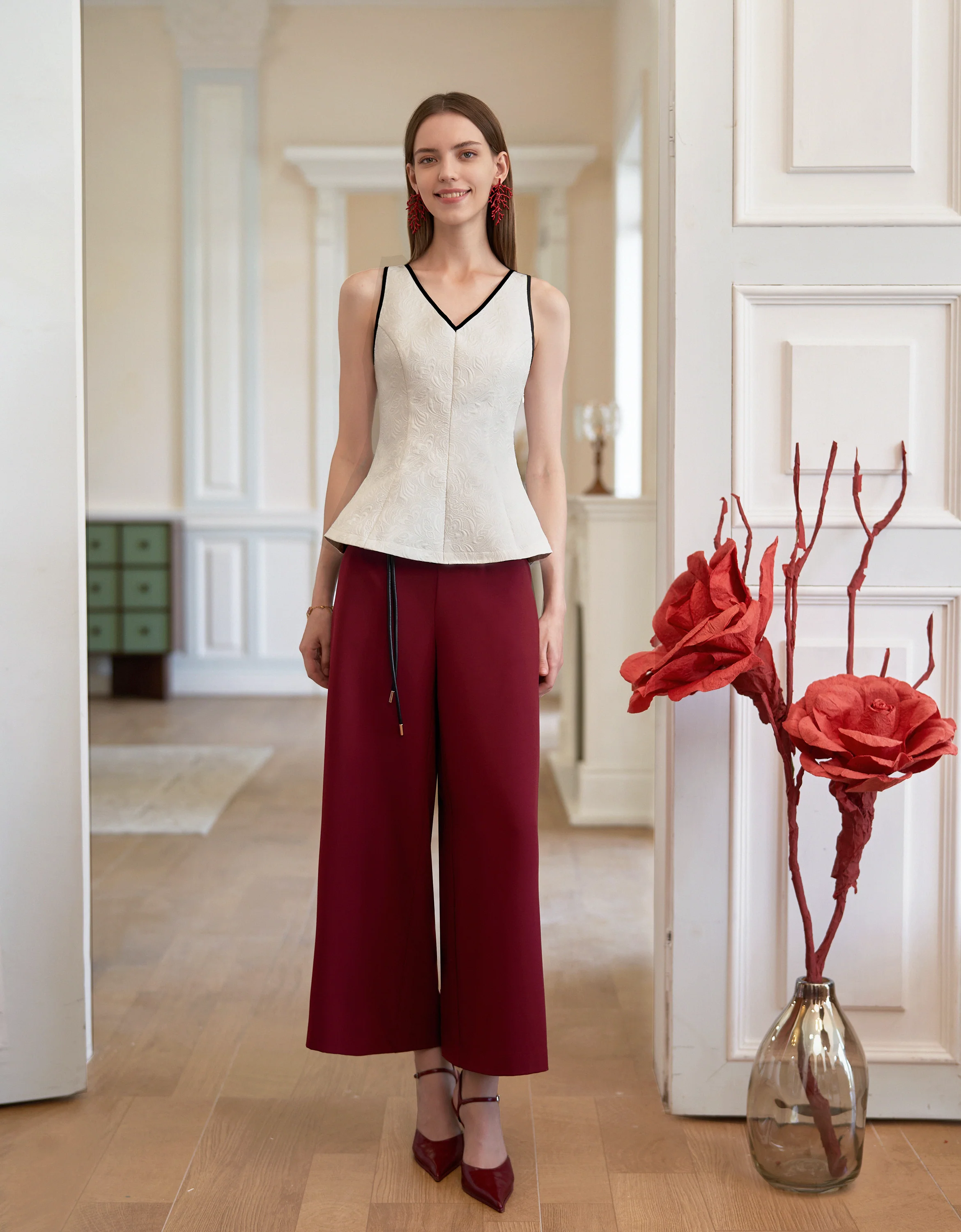 Contrast Trims Flared Hem Sleeveless Jacquard Top - Image 4
