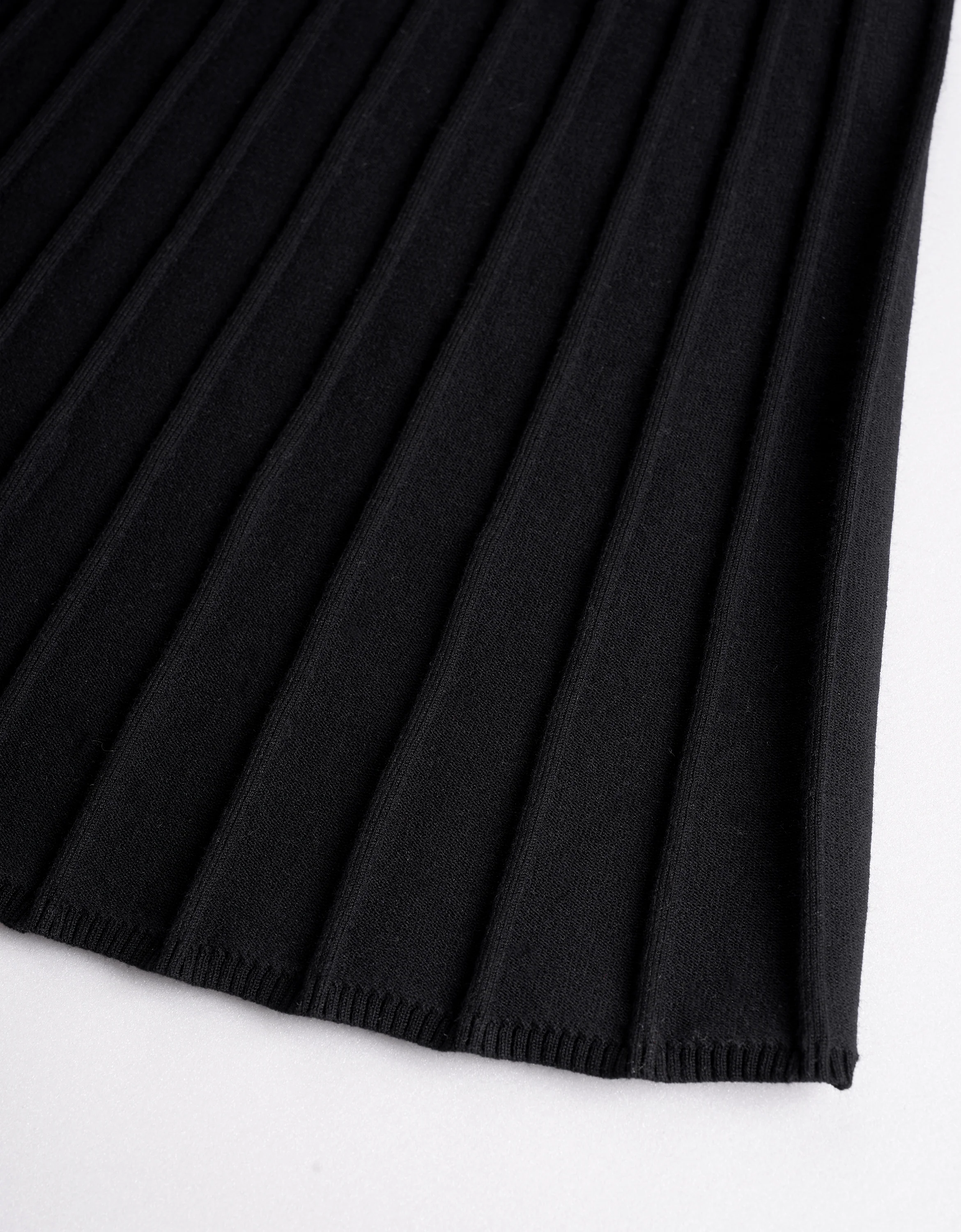 Contrast Trims Long Sleeve Pleated Midi Dress - Image 6