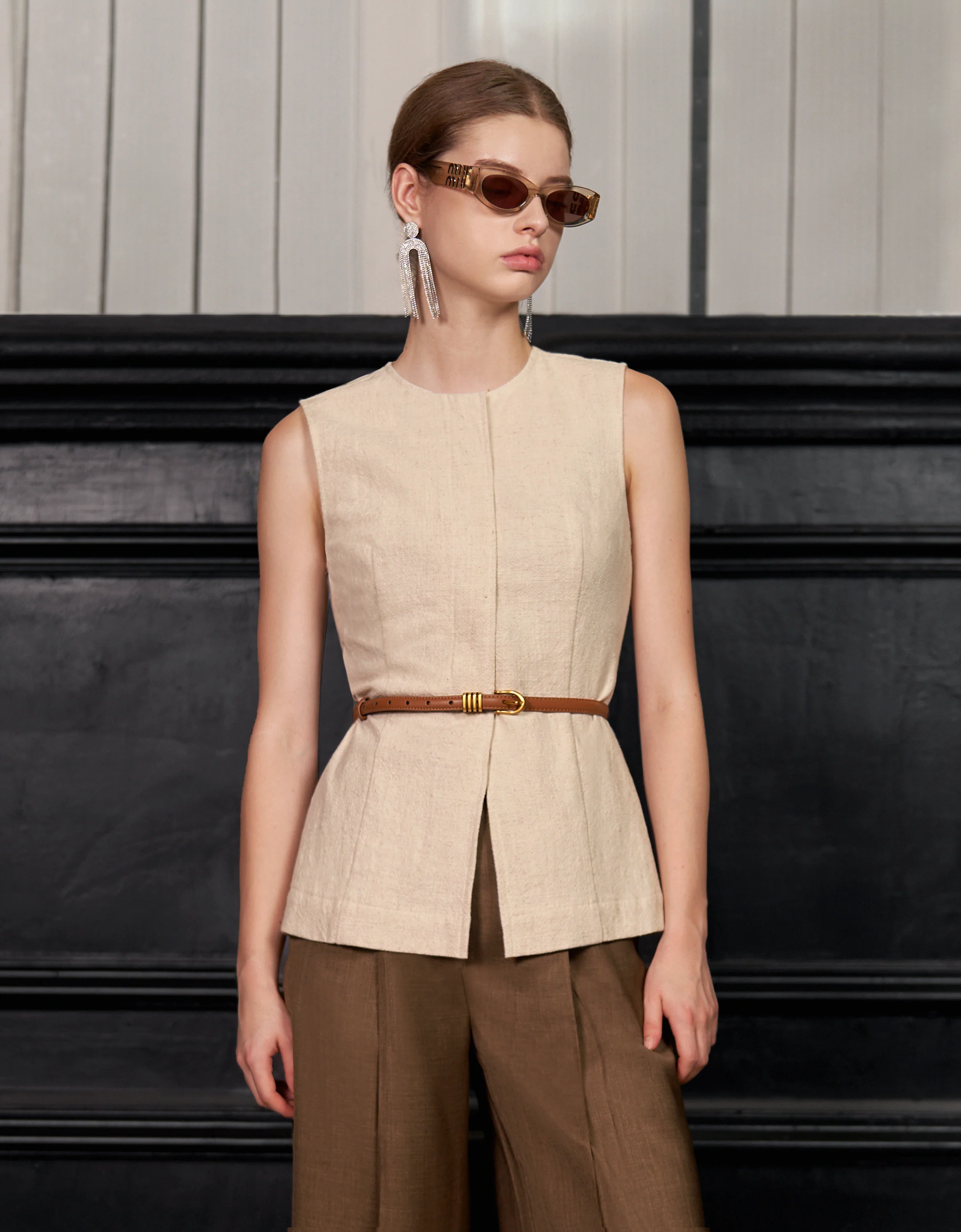 Cotton-Linen Round Neck Sleeveless Top - Image 10