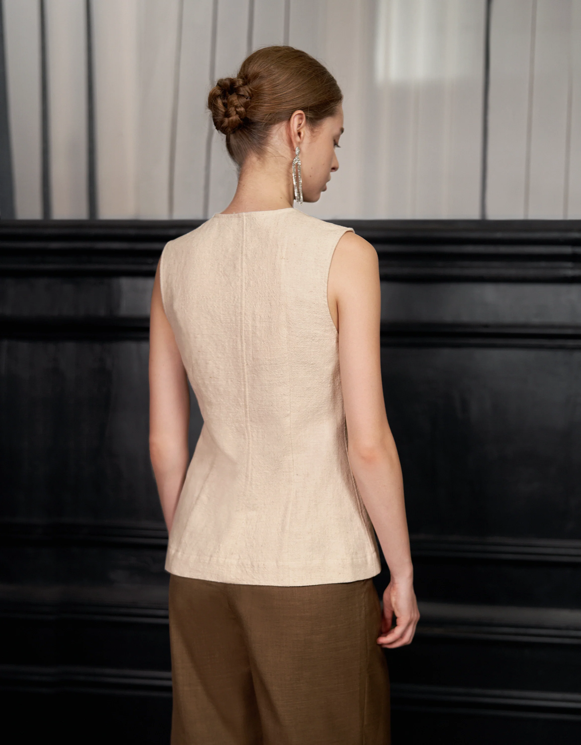 Cotton-Linen Round Neck Sleeveless Top - Image 14