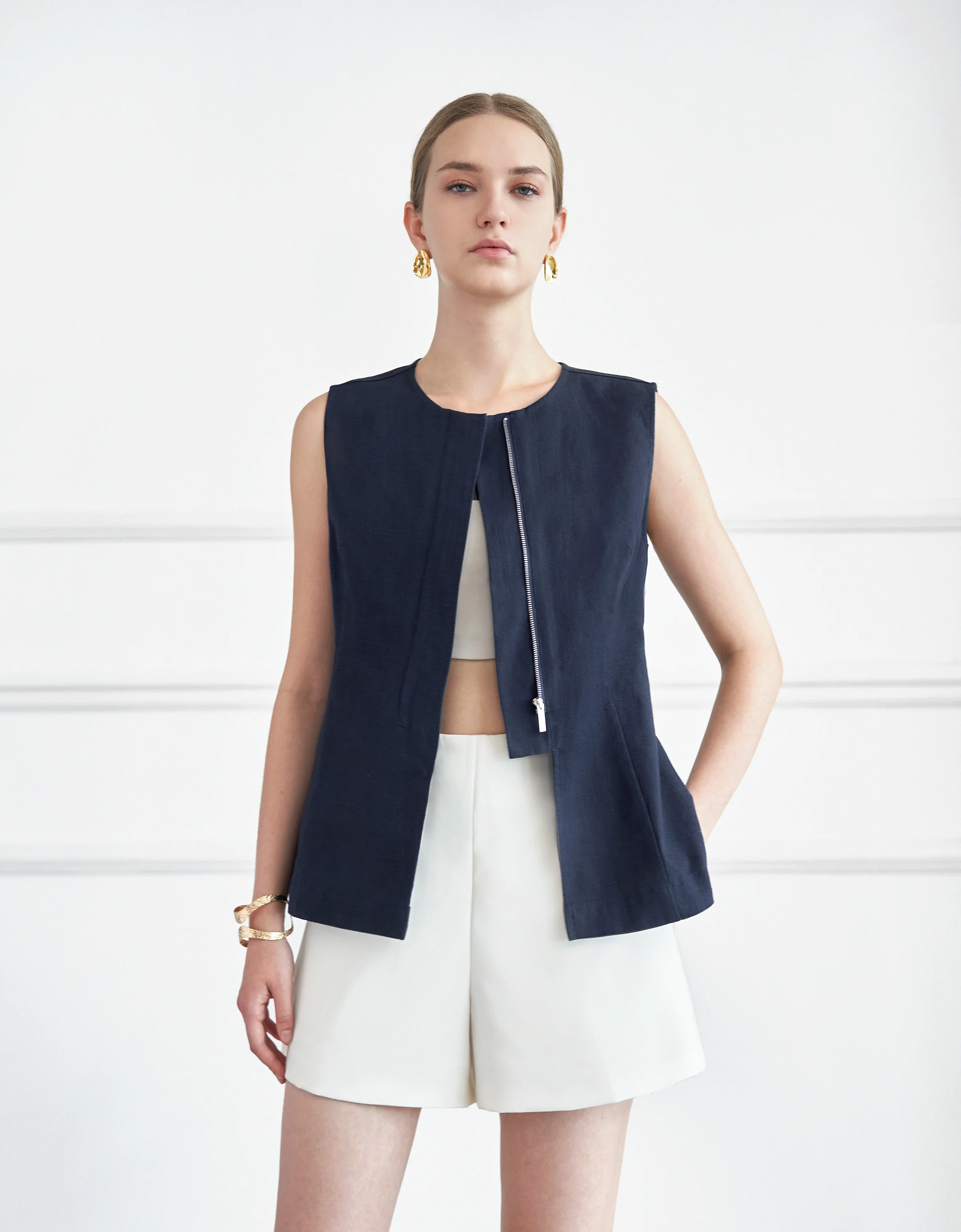 Cotton-Linen Round Neck Sleeveless Top - Image 4