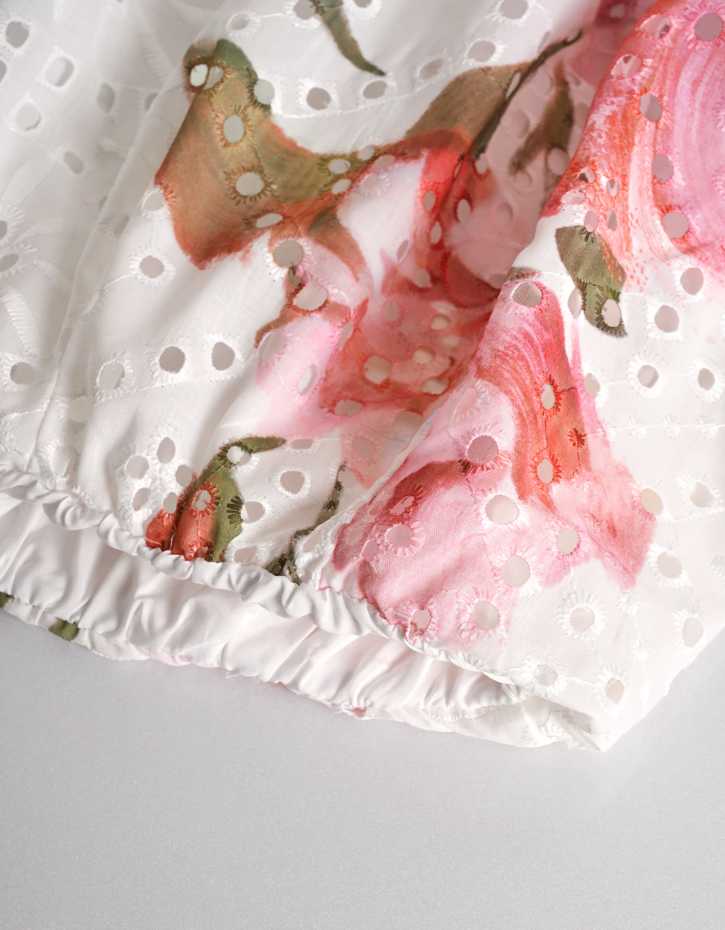 Cutwork Embroidery Off-shoulder Floral Print Top - Image 11