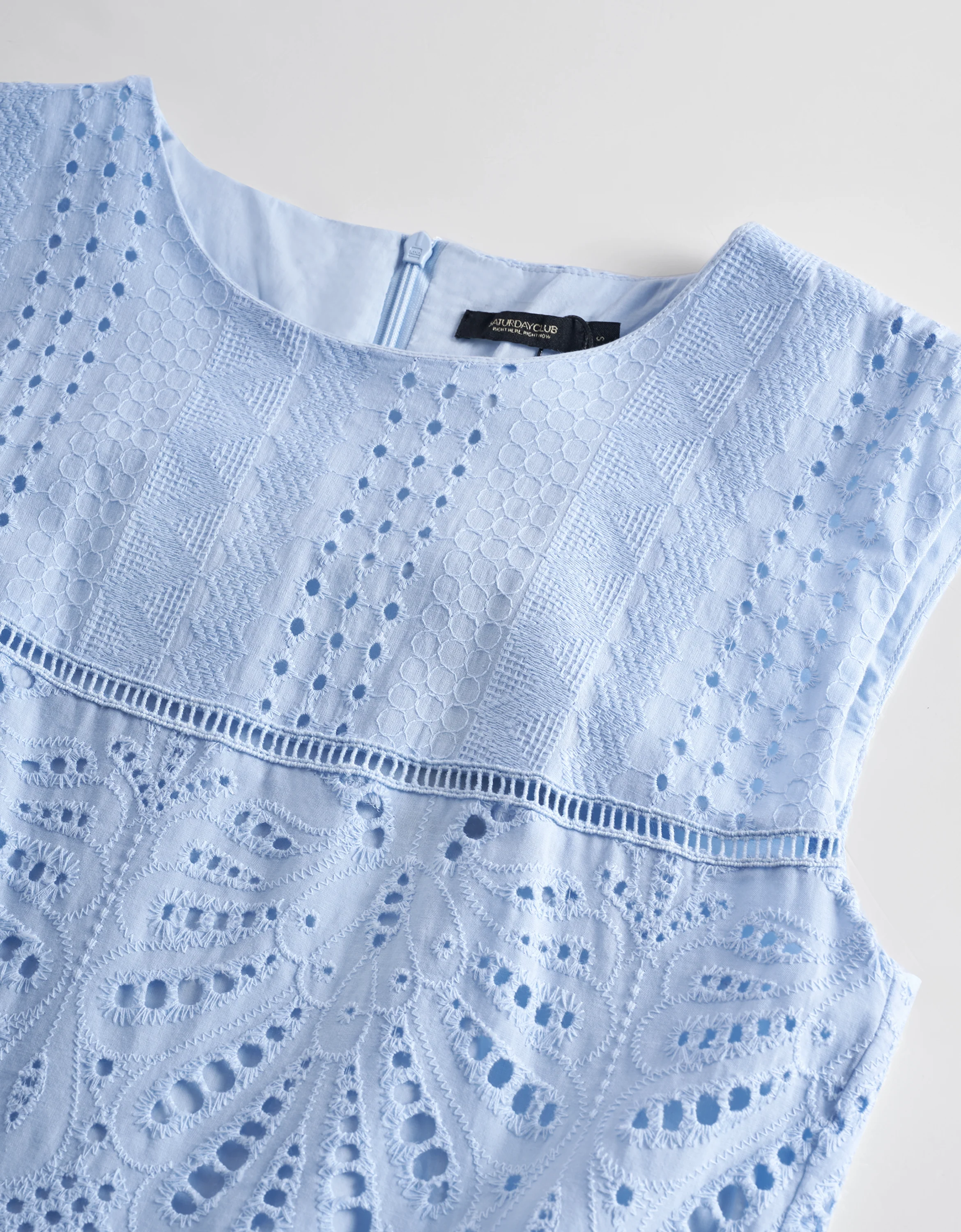 Cutwork Embroidery Pleated Dress - Image 22