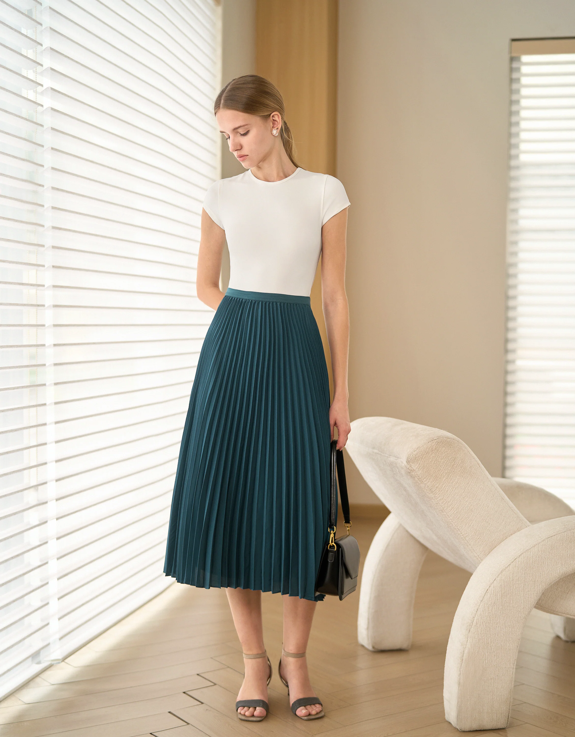 Elastic Waist Pleated Midi Skirt