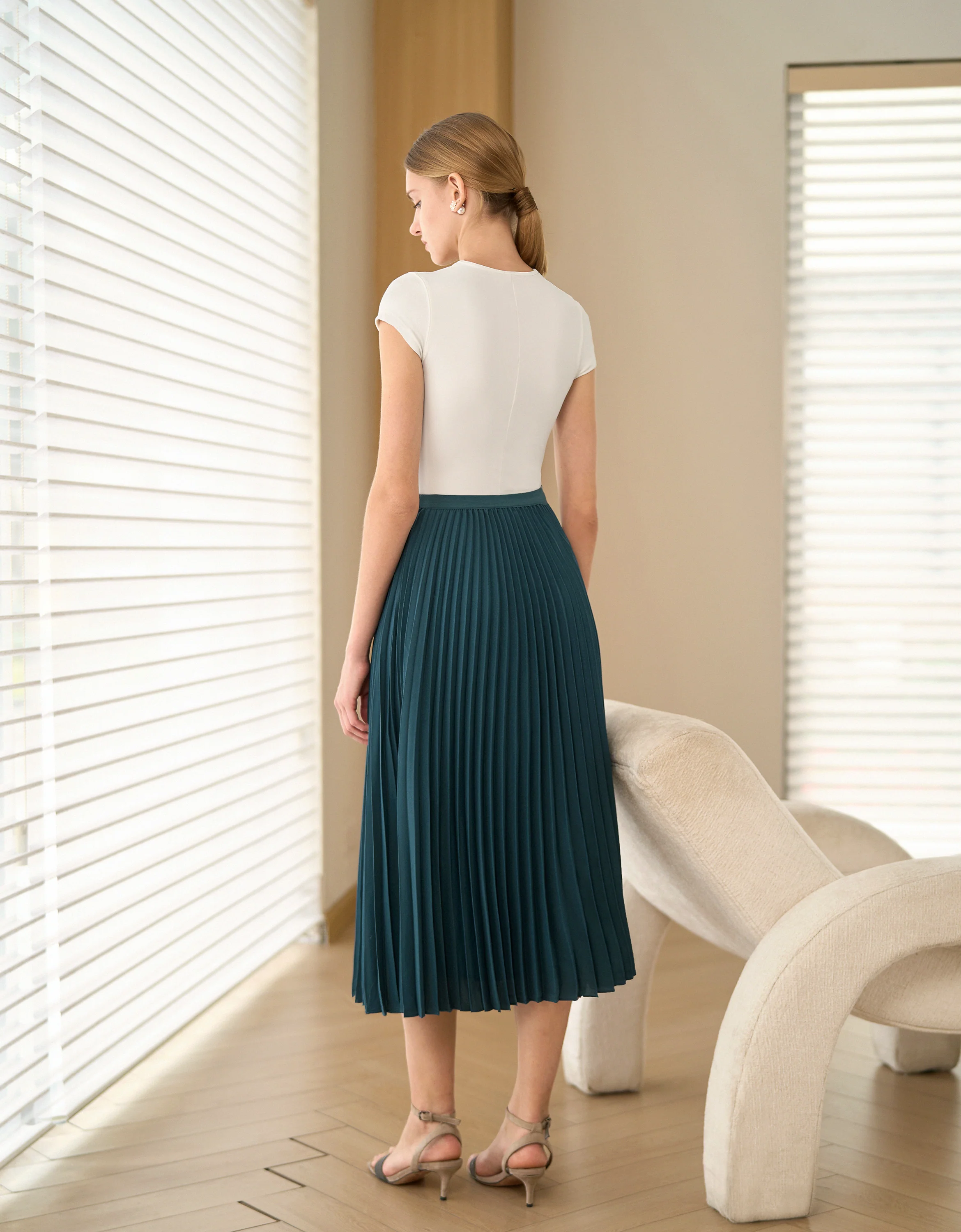 Elastic Waist Pleated Midi Skirt - Image 4