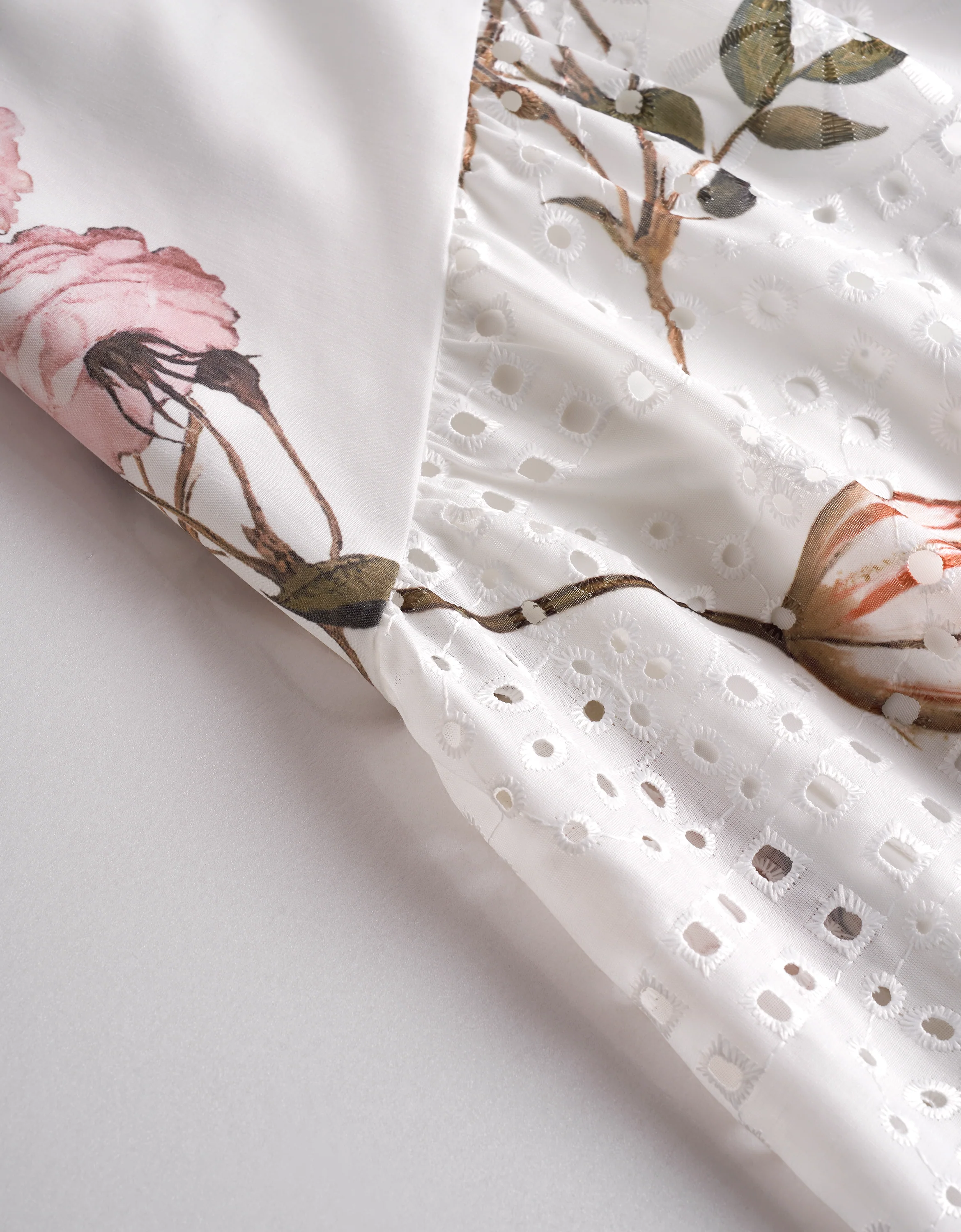 Embroidered Hem Round Neck Sleeveless Dress - Image 11