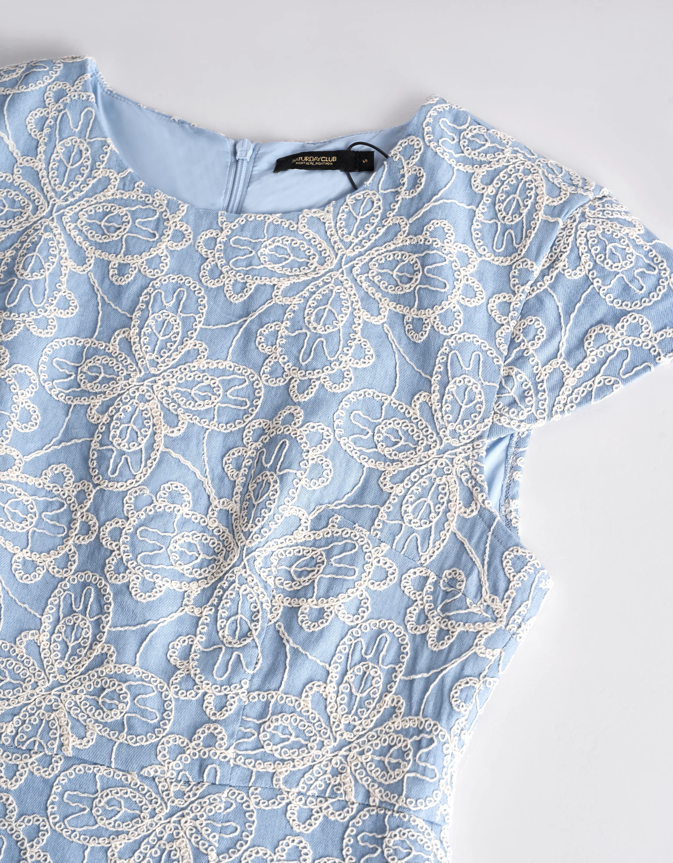 Floral Embroidery Ruffled Hem Dress - Image 6