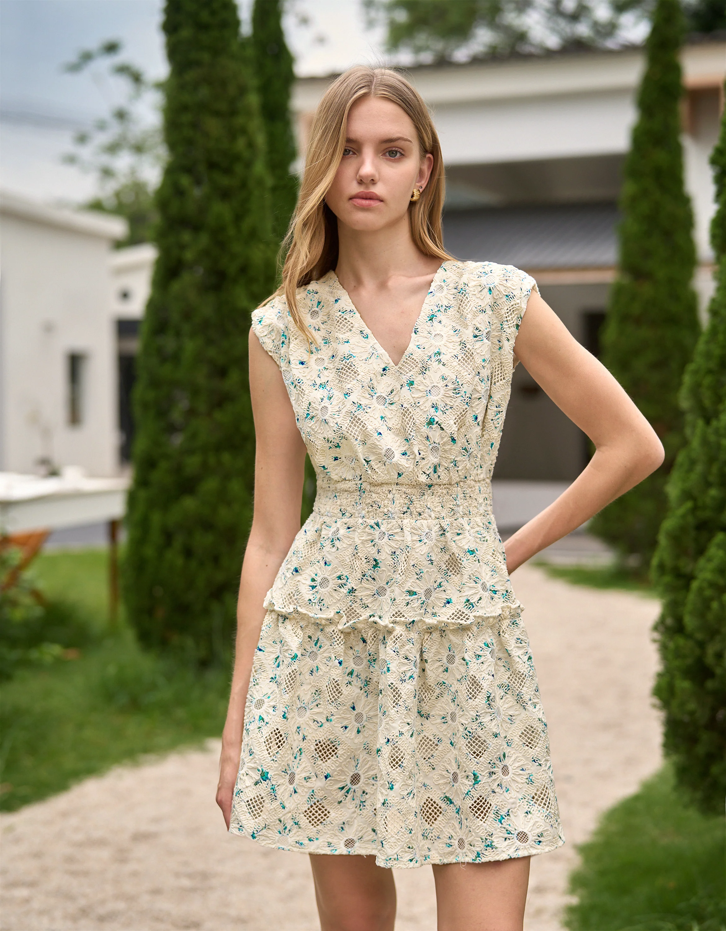 Floral Embroidery V-neck Sleeveless Dress - Image 3
