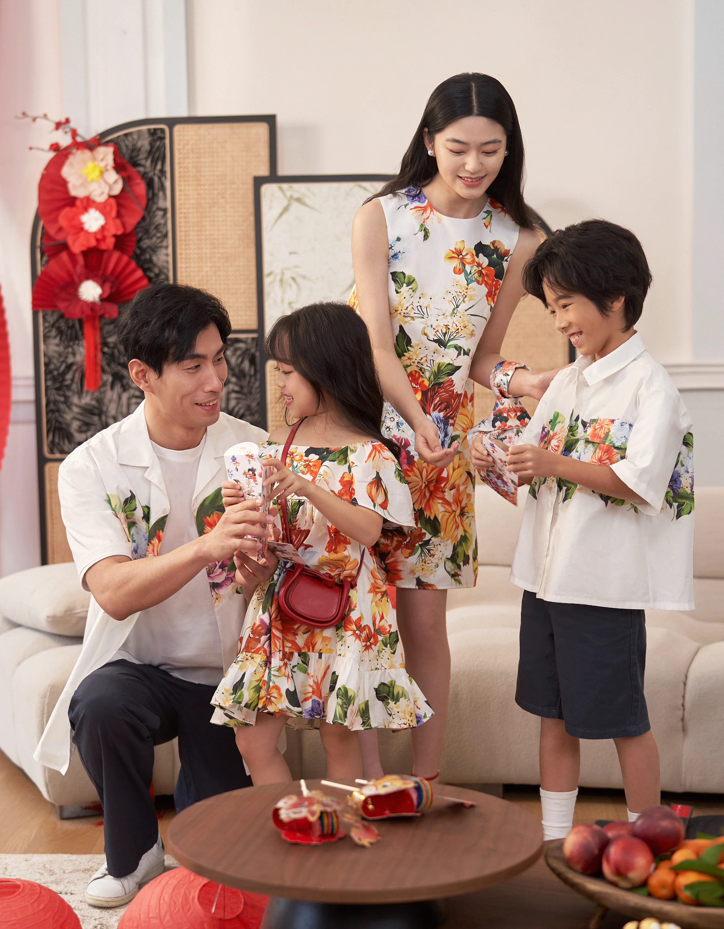Floral Print Short Sleeve Men's Shirt - Image 4