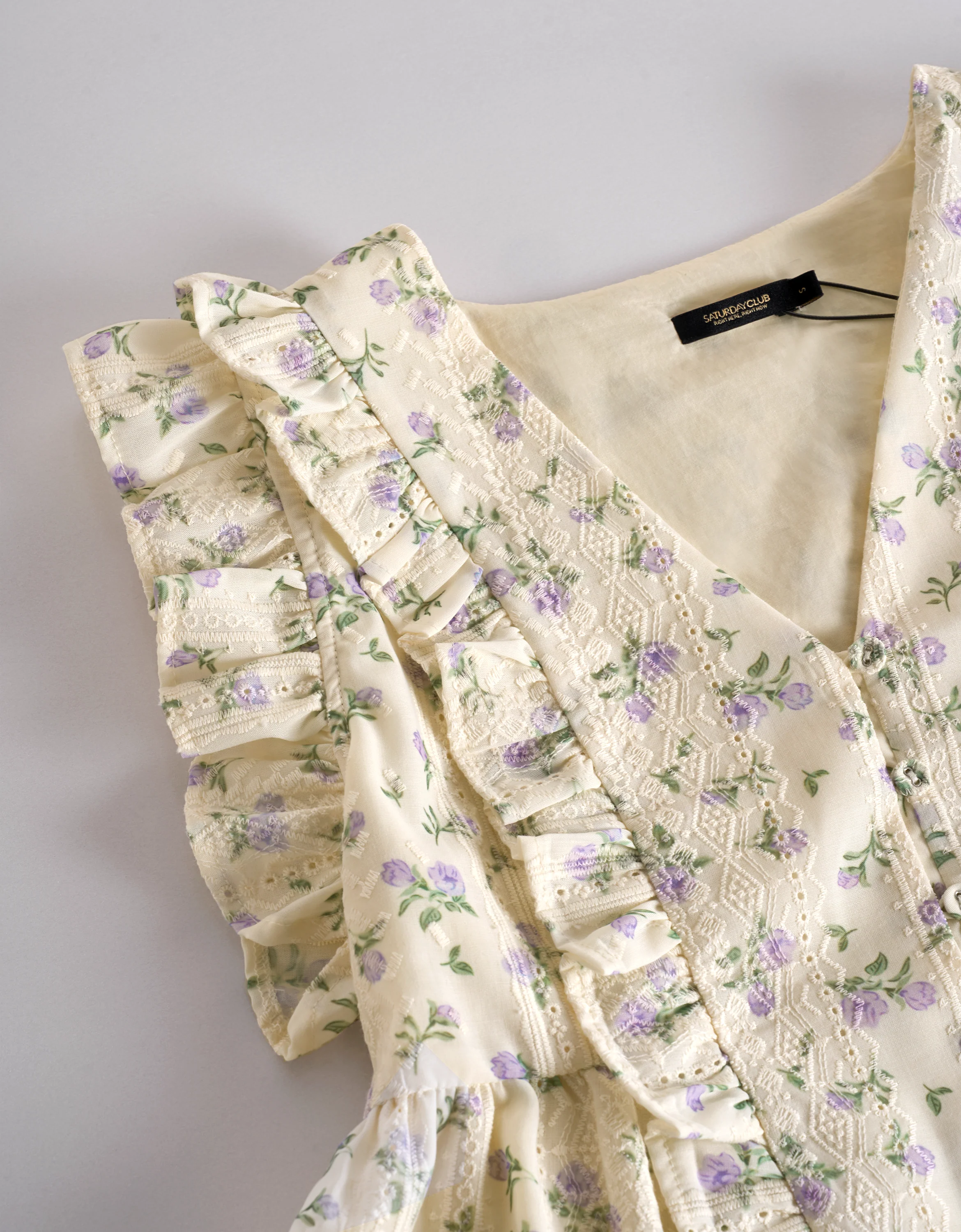 Floral Print V-neck Ruffled Top - Image 5