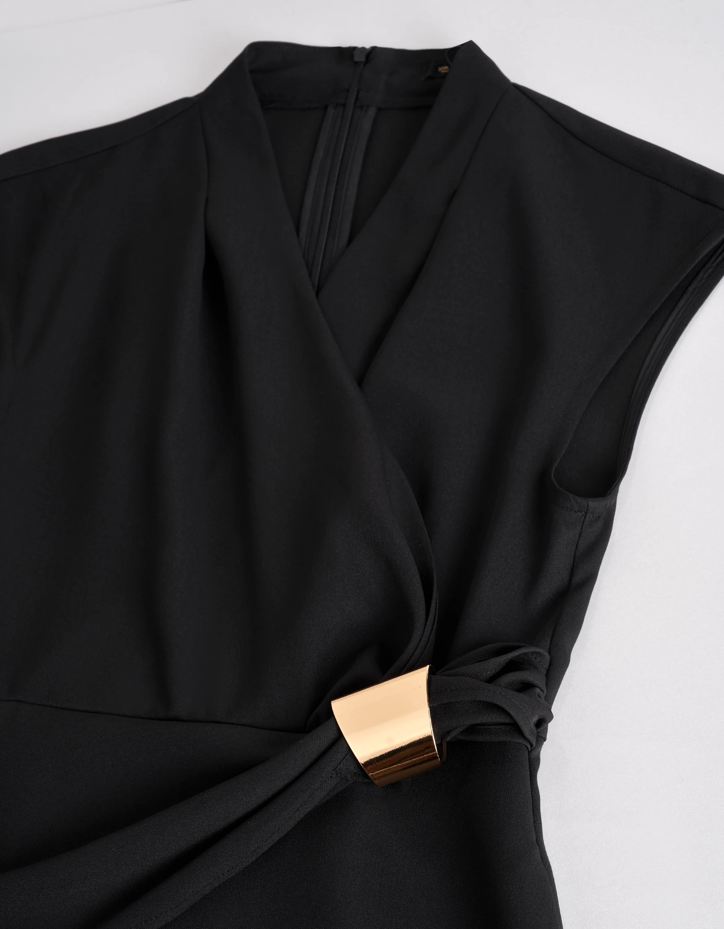 Gathered Waist Buckle V-neck Midi Dress - Image 4