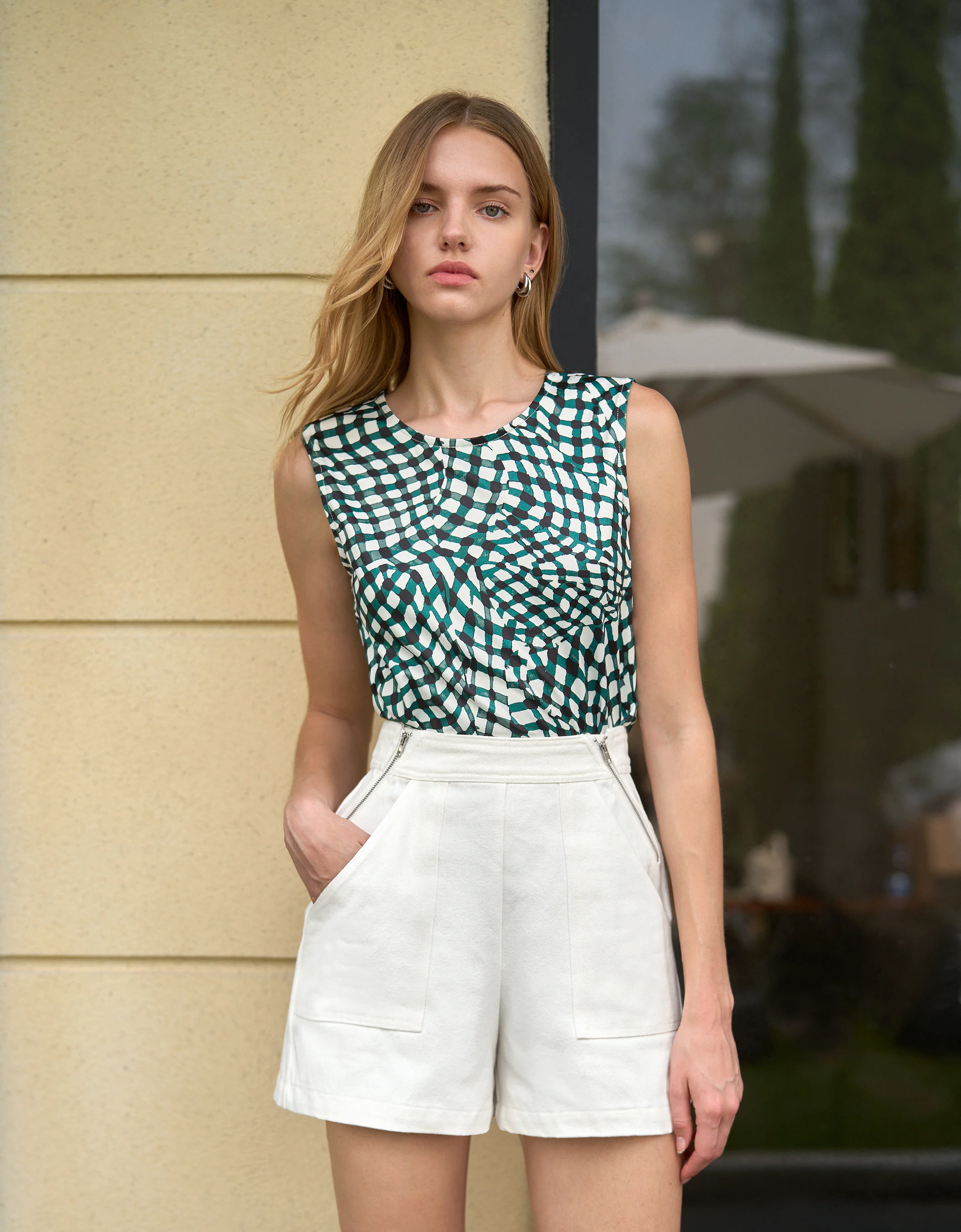 Geometric Print Sleeveless Knit Top