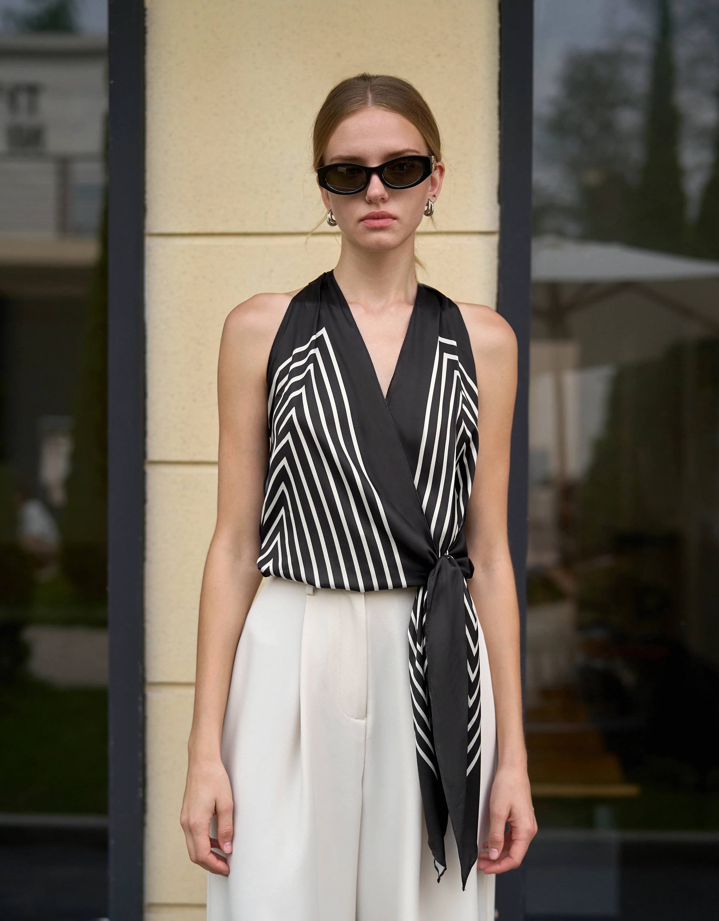Geometric Print Sleeveless Tie-up Top - Image 3