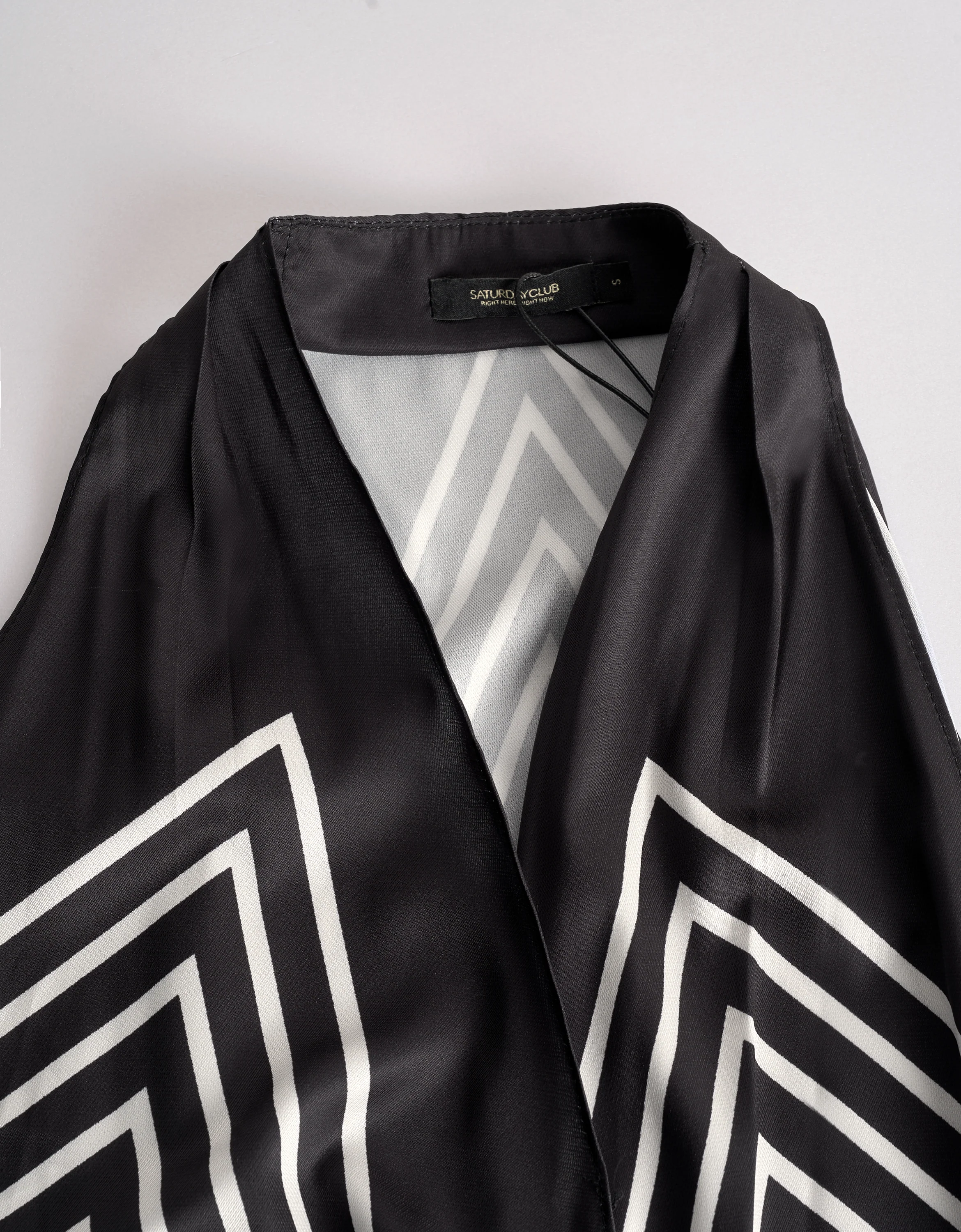 Geometric Print Sleeveless Tie-up Top - Image 7