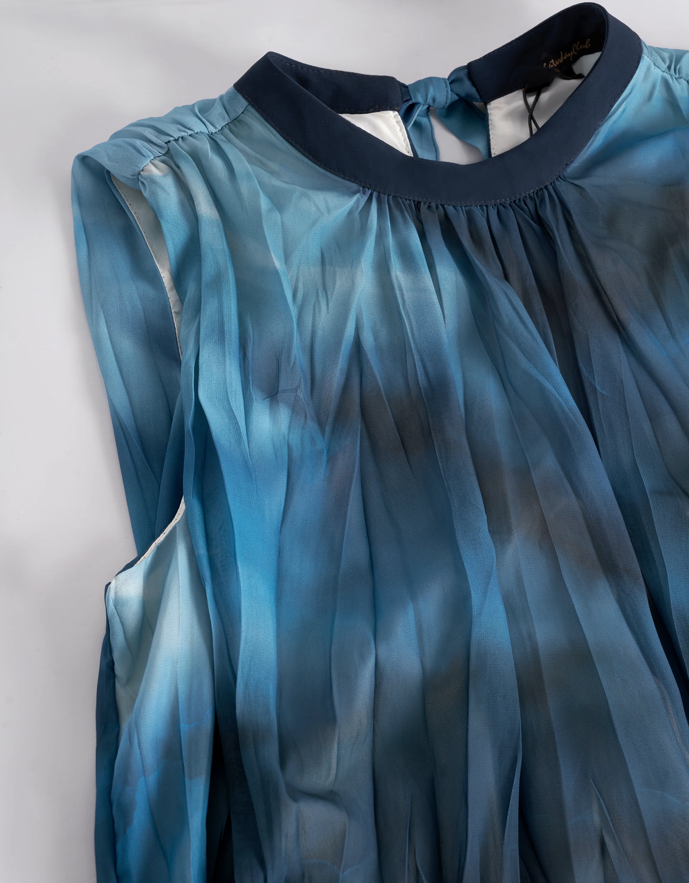 Gradient Art Print Pleated Midi Dress - Image 10