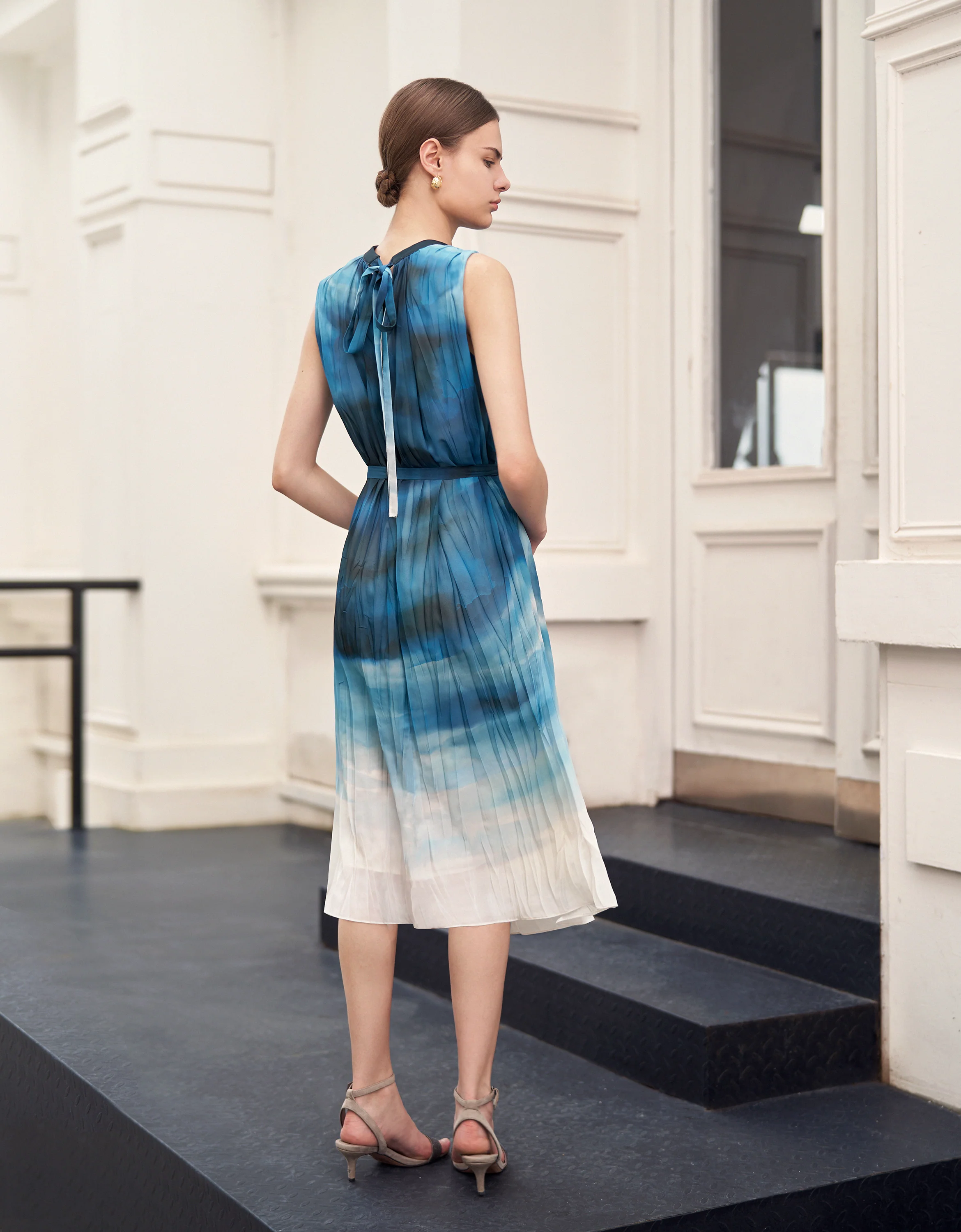 Gradient Art Print Pleated Midi Dress - Image 3