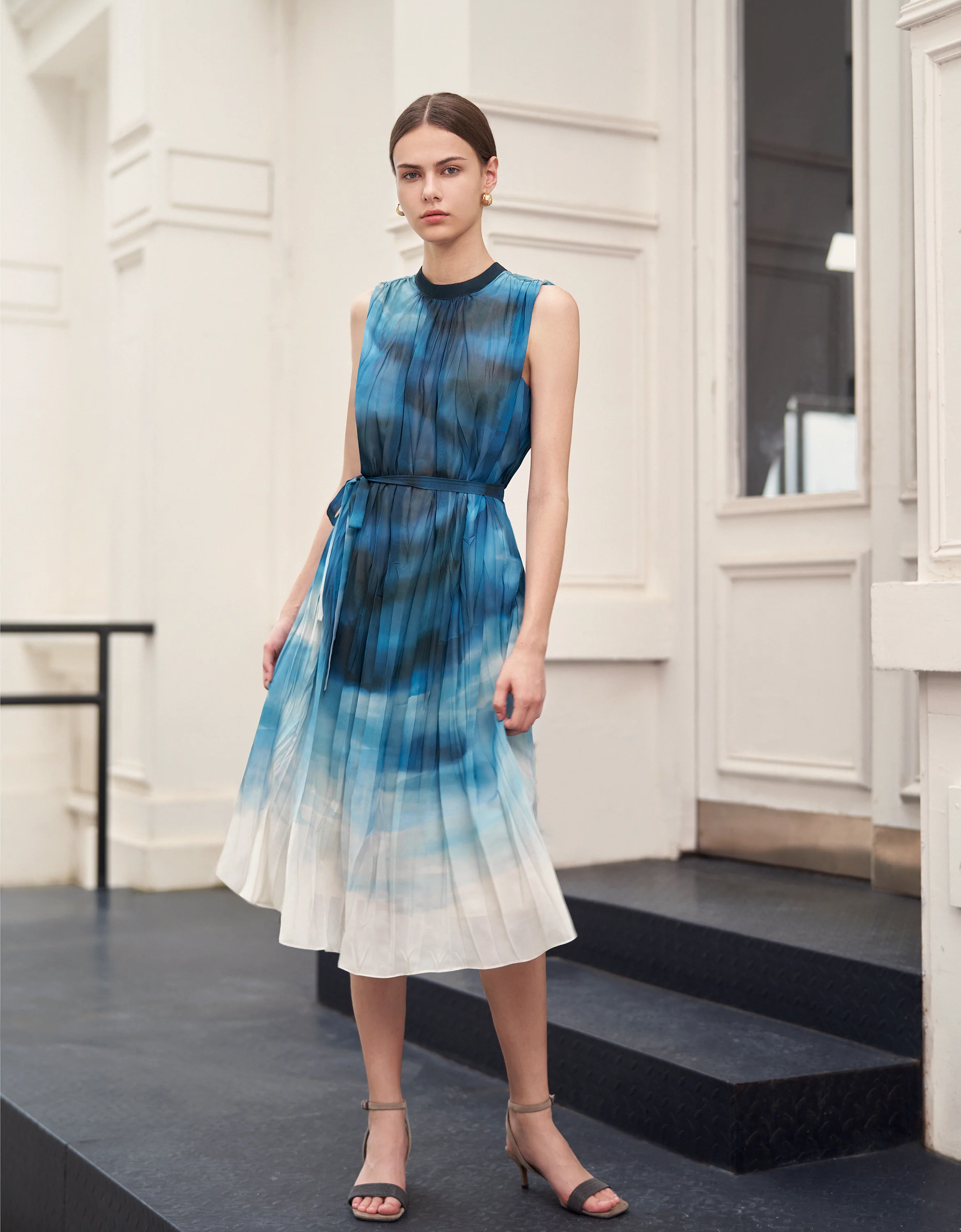 Gradient Art Print Pleated Midi Dress - Image 5