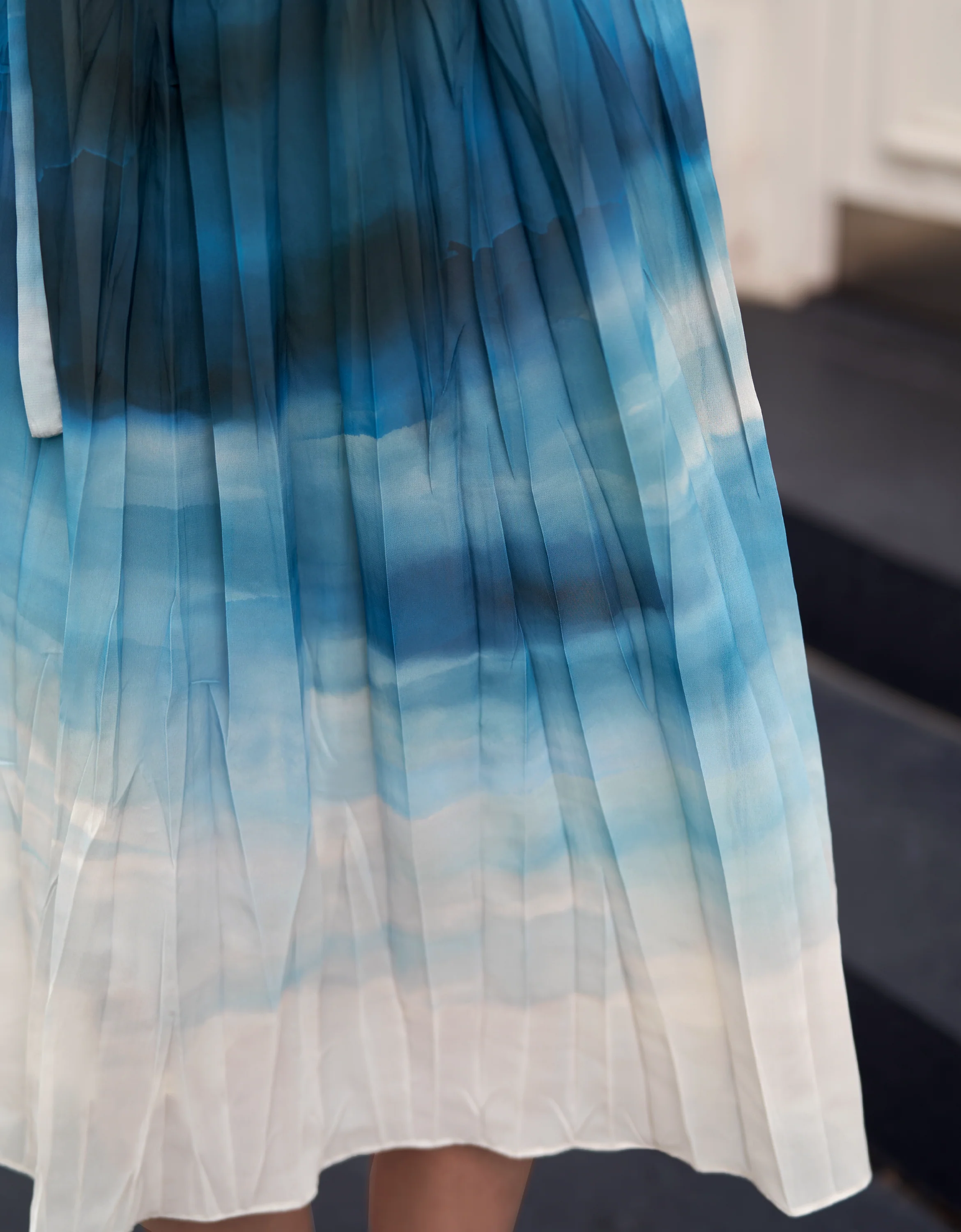 Gradient Art Print Pleated Midi Dress - Image 6