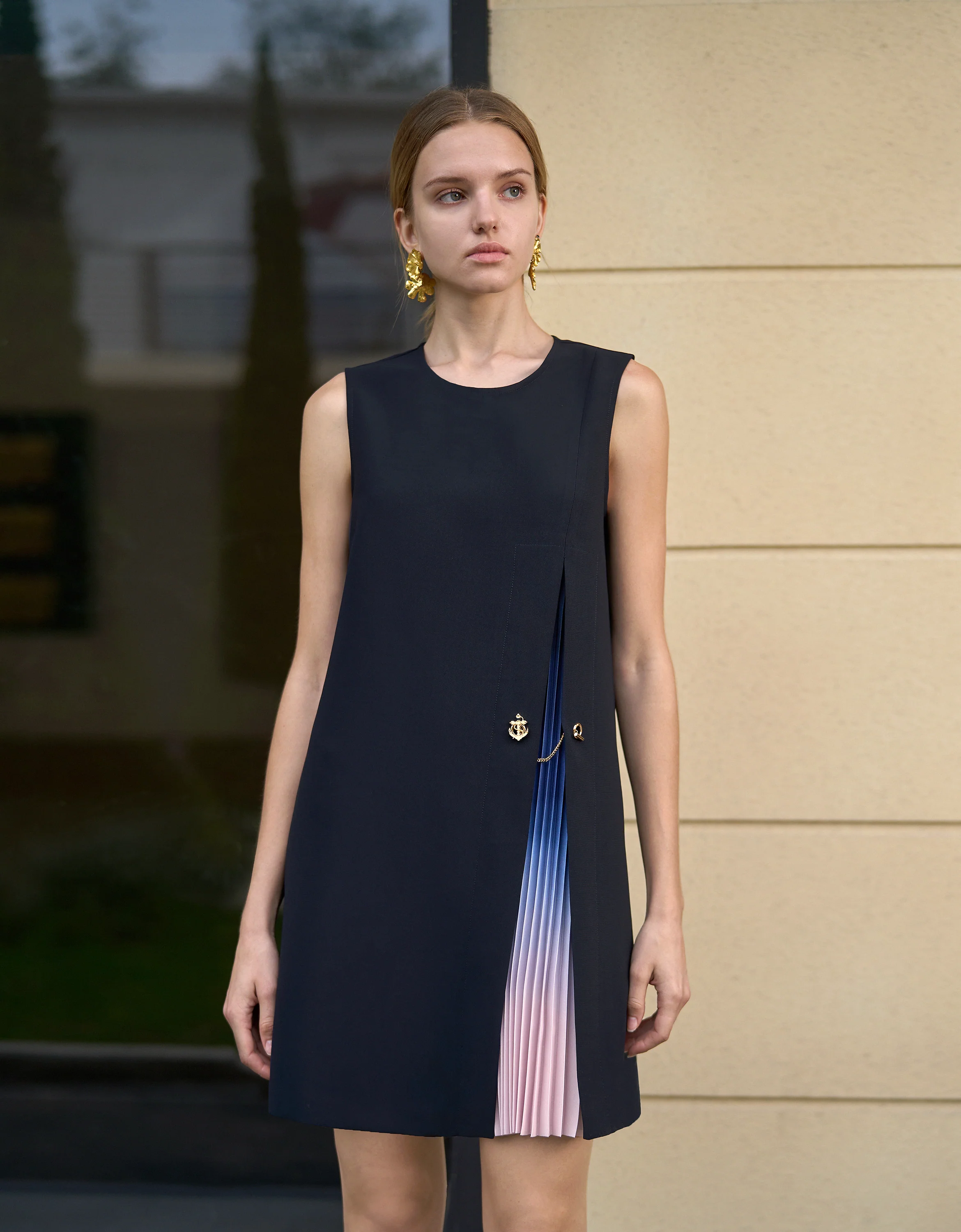 Gradient Pleated Panel Sleeveless Dress - Image 4