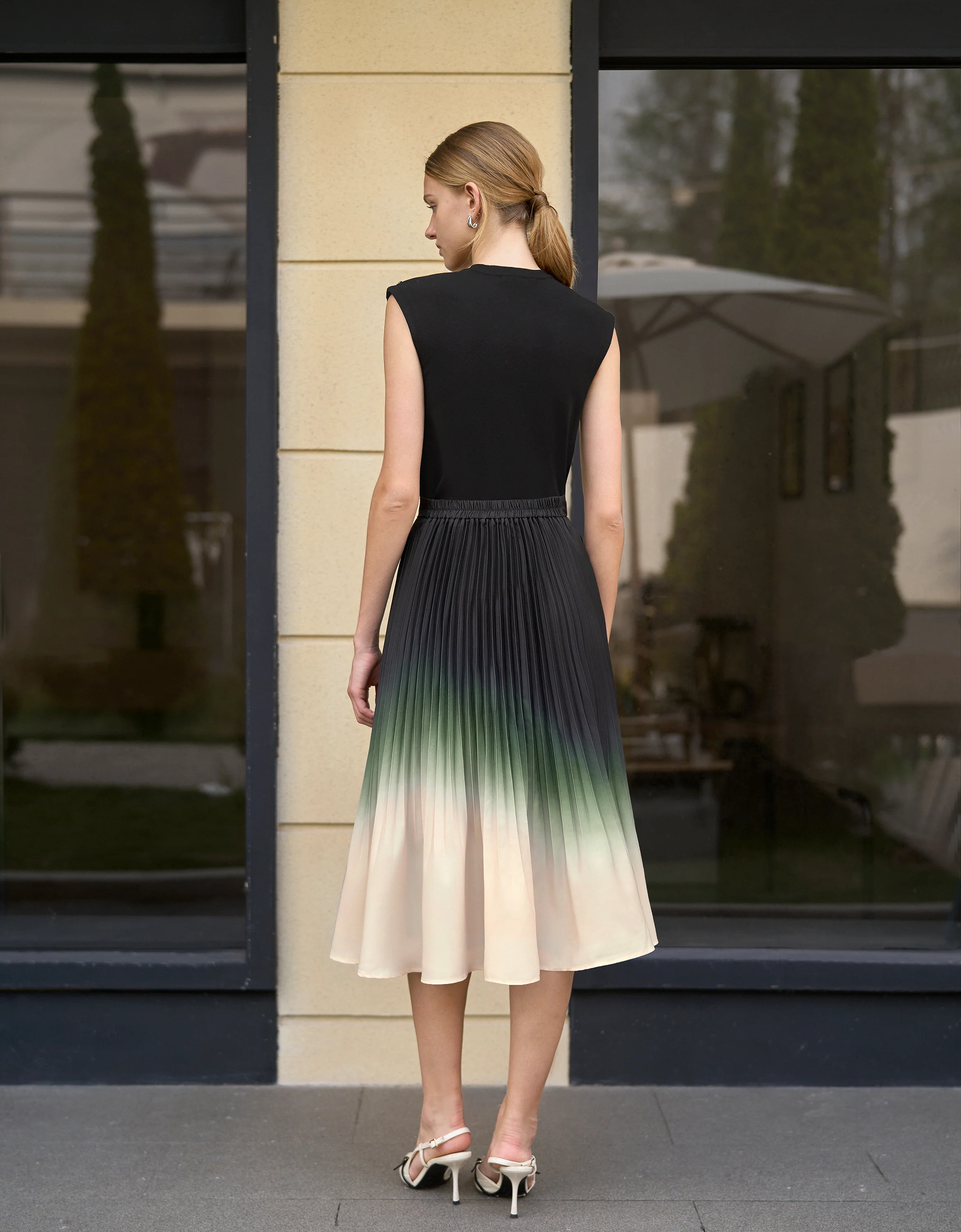 Gradient Print Pleated A-line Skirt - Image 4